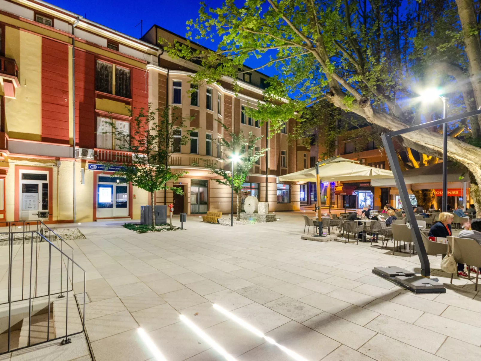 NOLA H / HR-09404-01