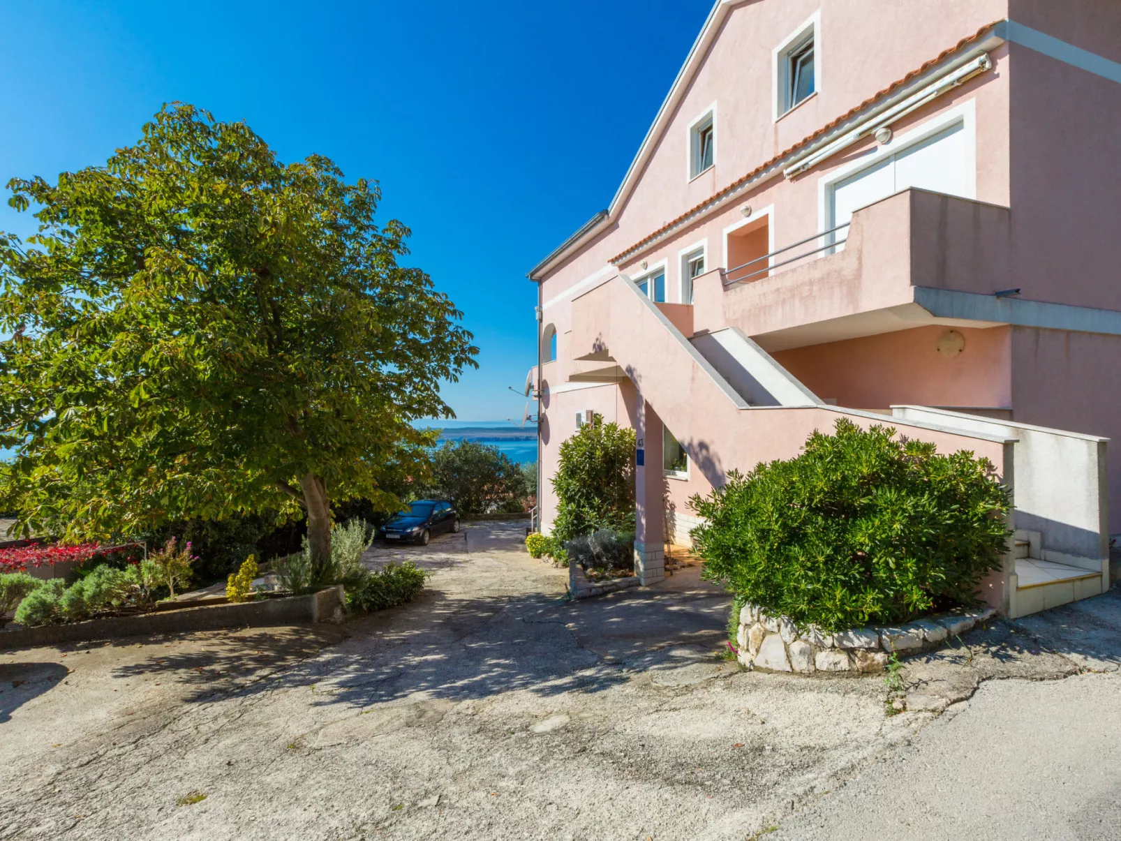 LJILJANA / HR-05741-01