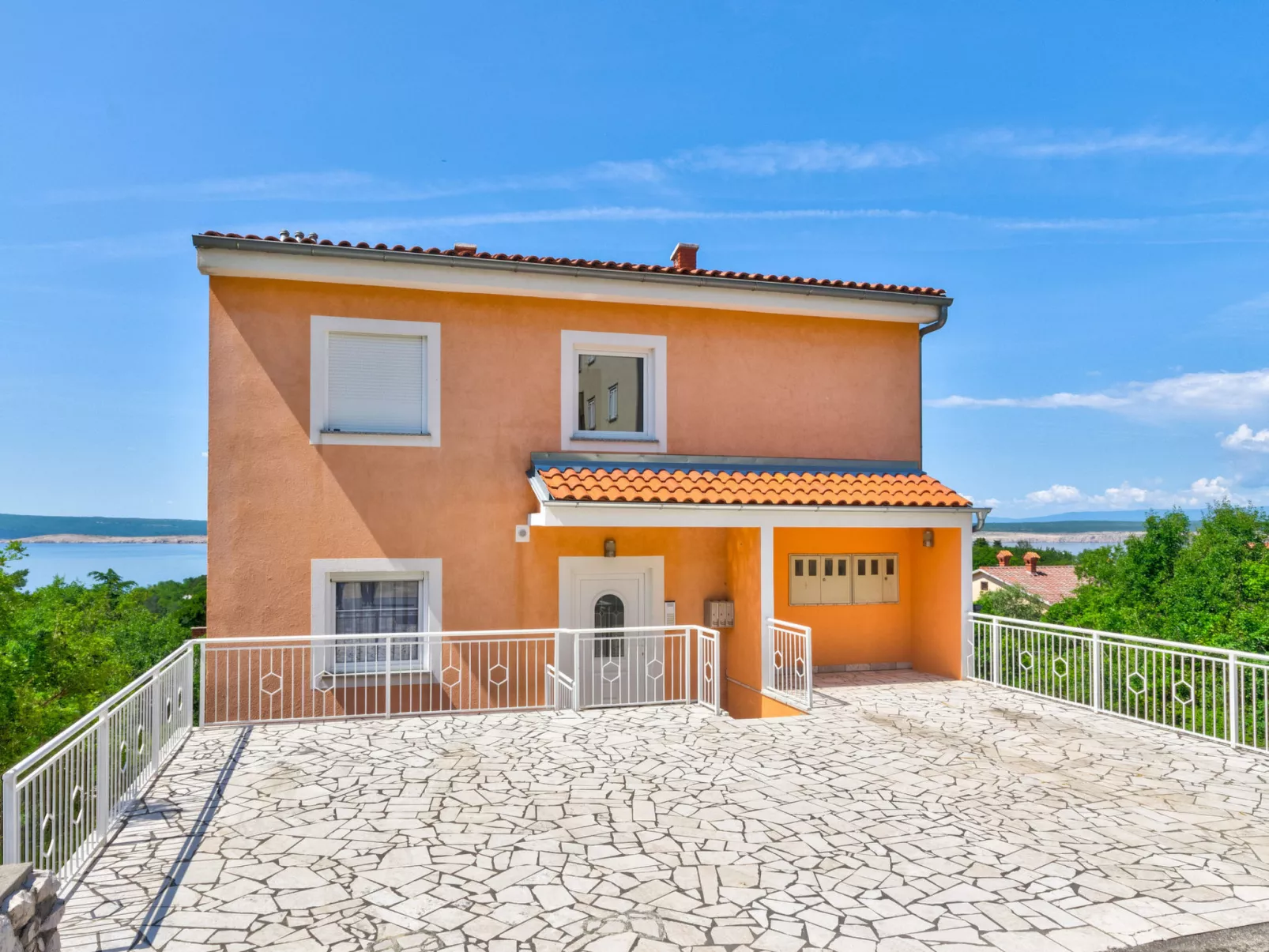 Juanita / HR-10326-01