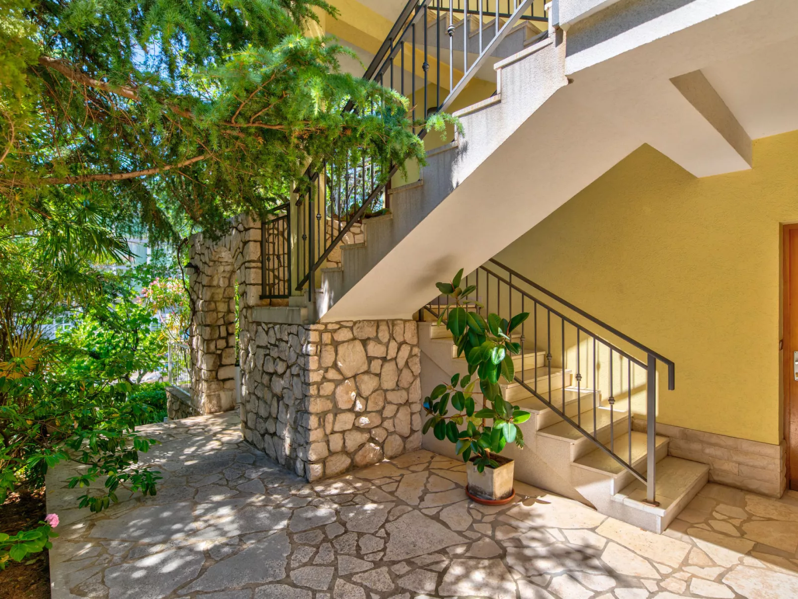 Irena Apartments prizemlje / HR-10649-01