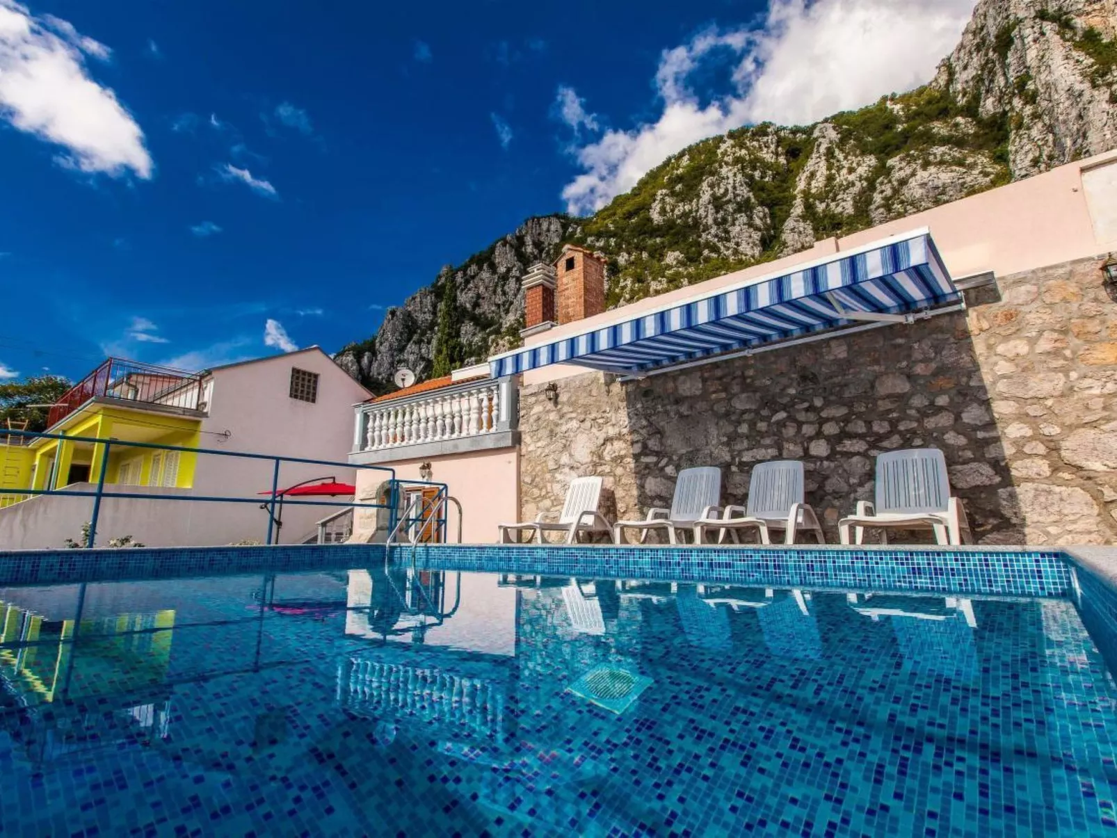 Poolhouse Wowox / HR-08740-01