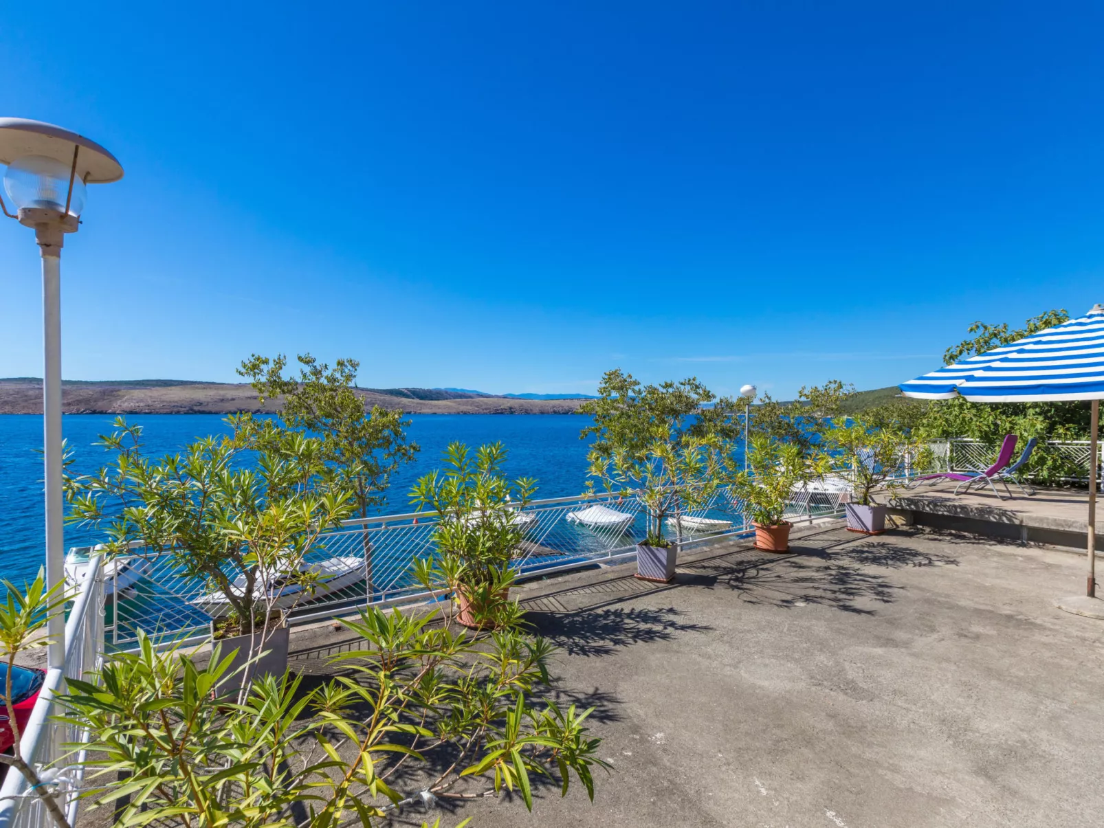 ANTONIA / HR-01846-01