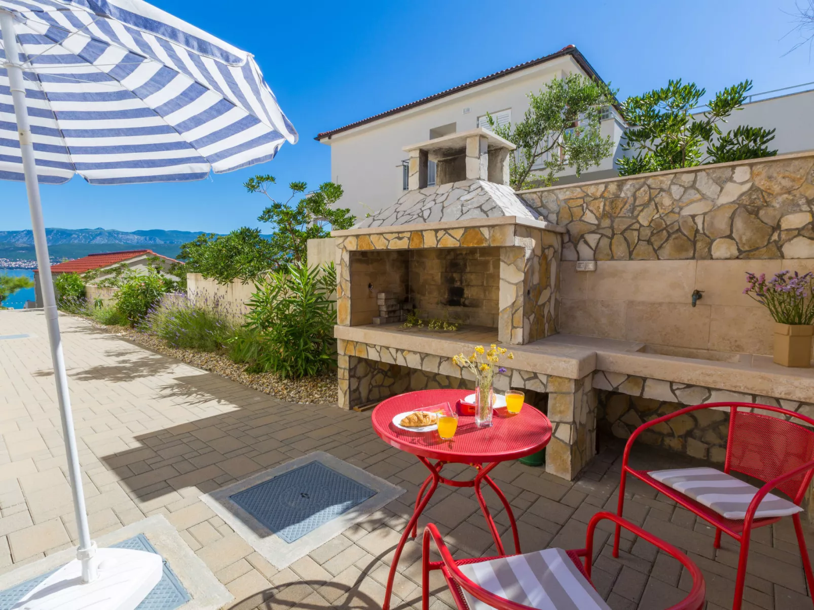 DAKOVIC TIHANA 1 / HR-07024-01