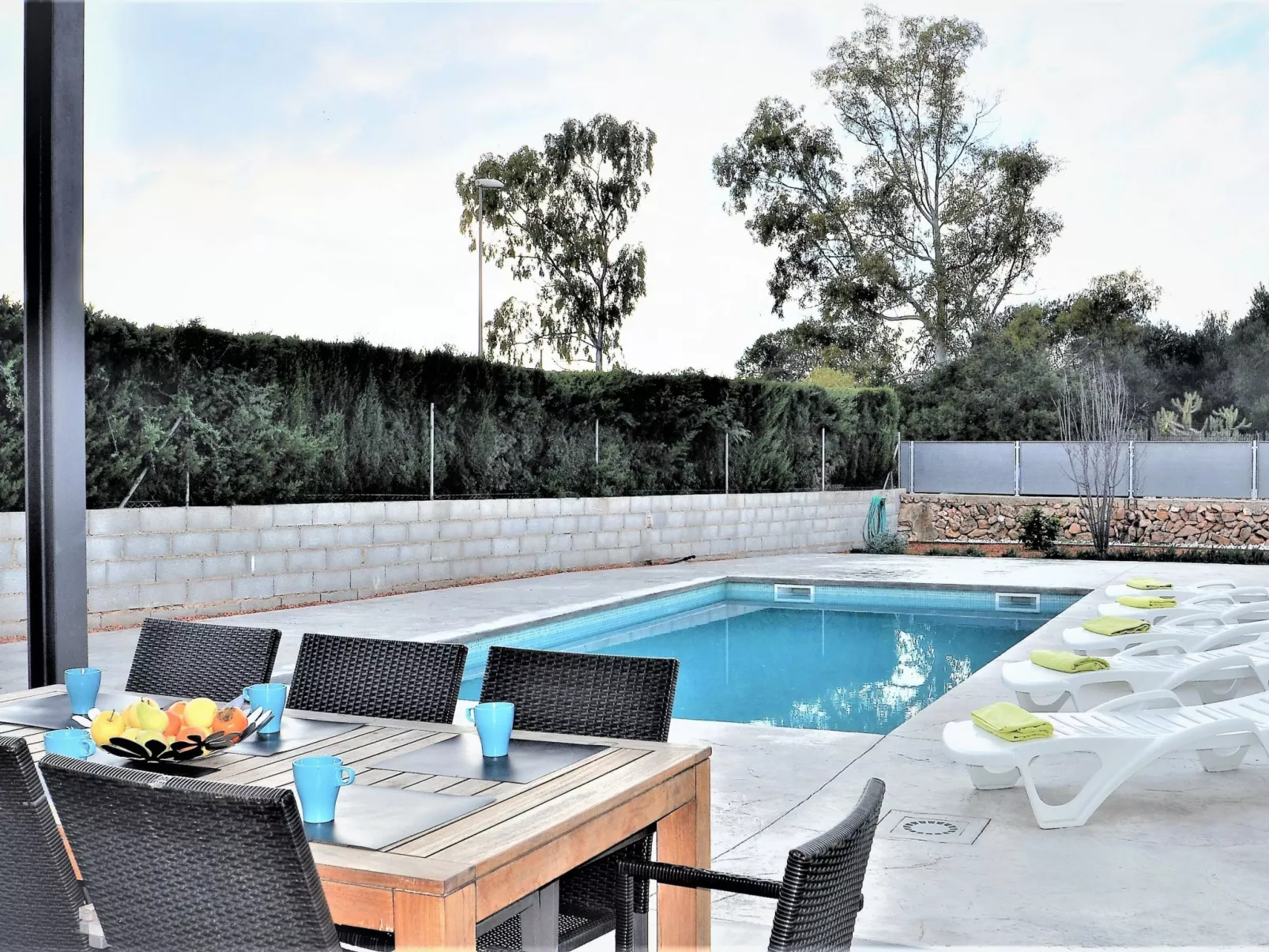 Moderna Villa cerca del golf y con piscina privada, ideal para familias - ofert