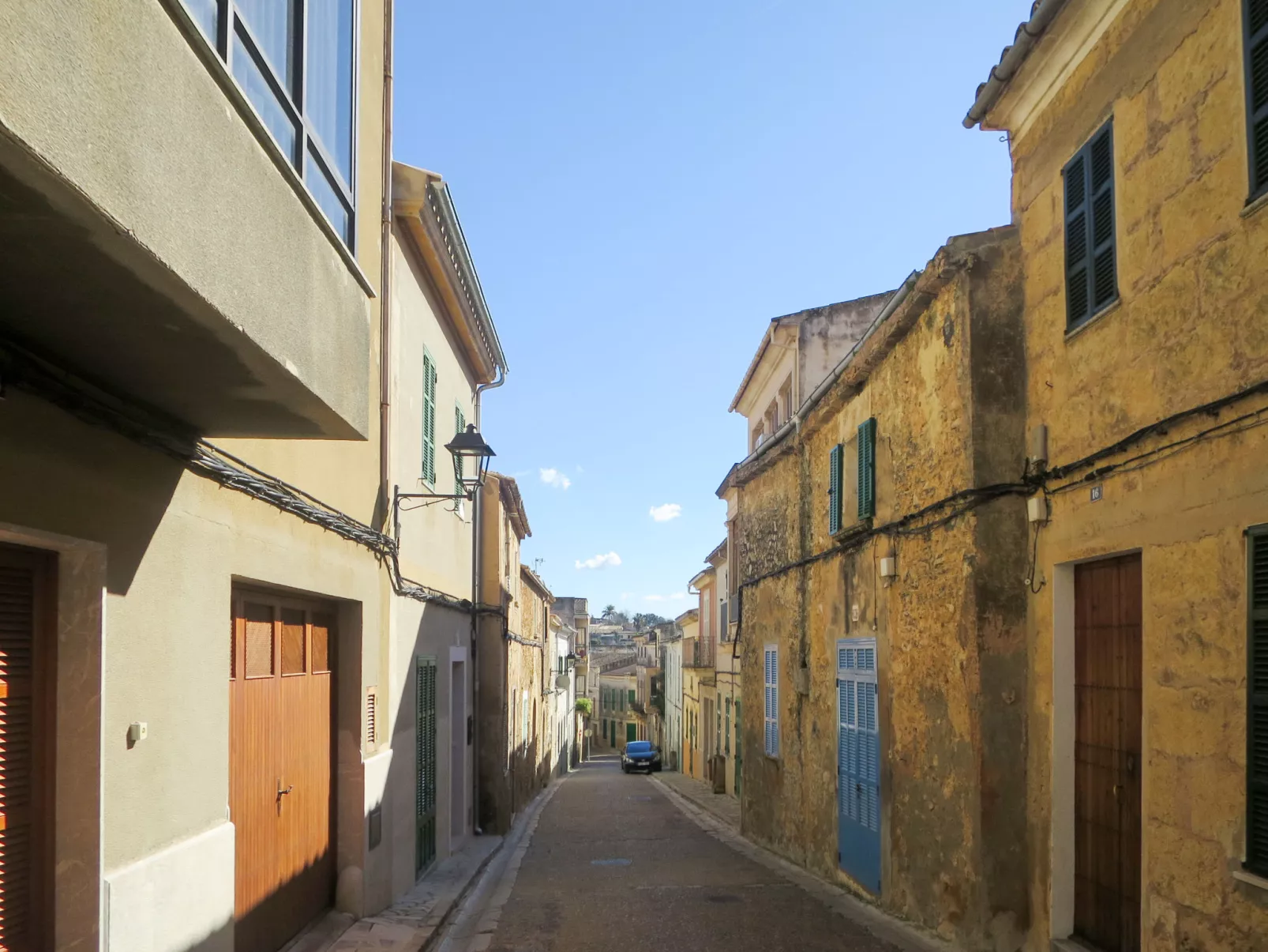 Schönes Landhaus vor kurzem am Rande des Dorfes von Muro gebaut.