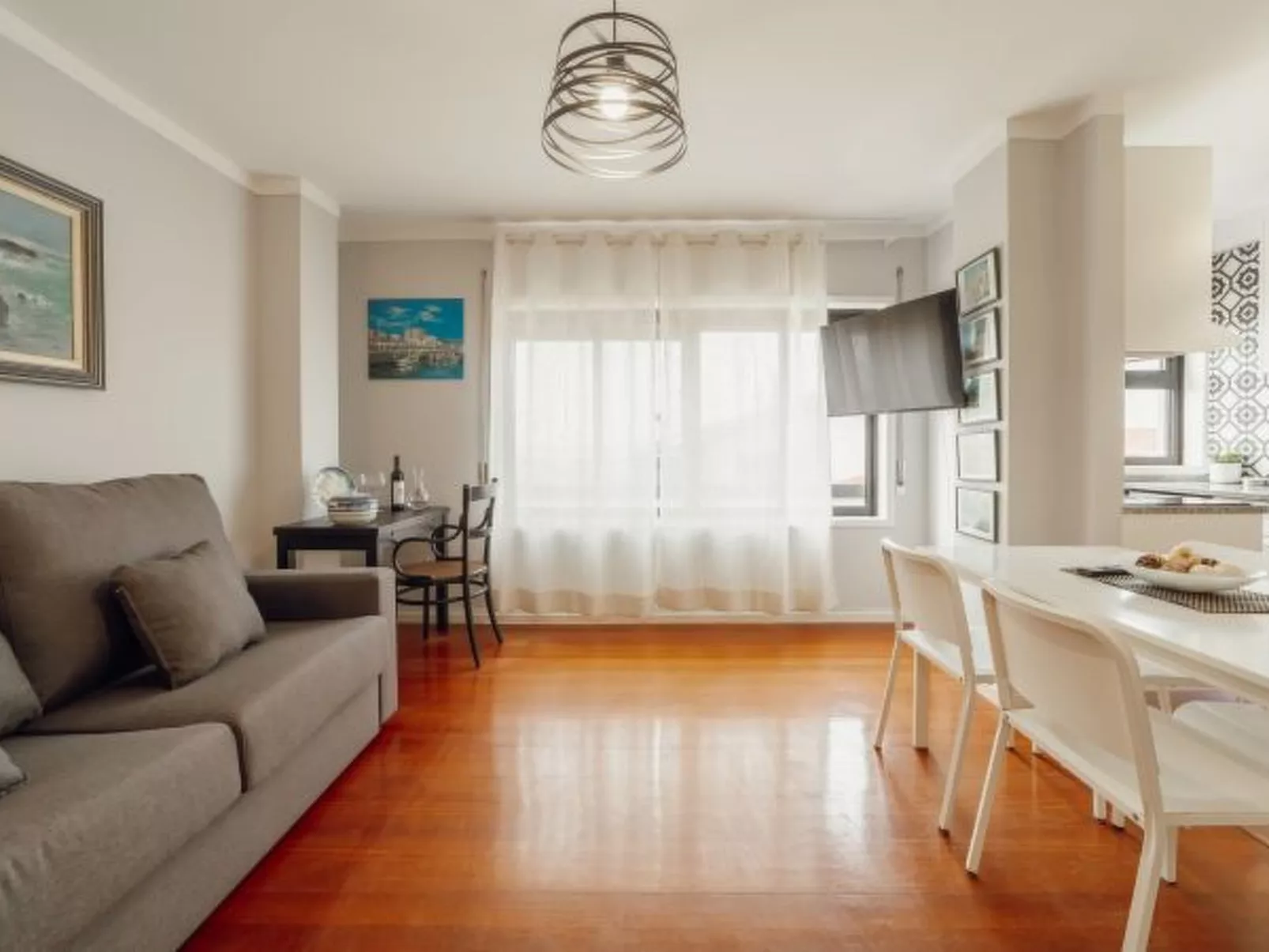 ESPINHO SEAWALK AND SEAVIEW by VACATIONY