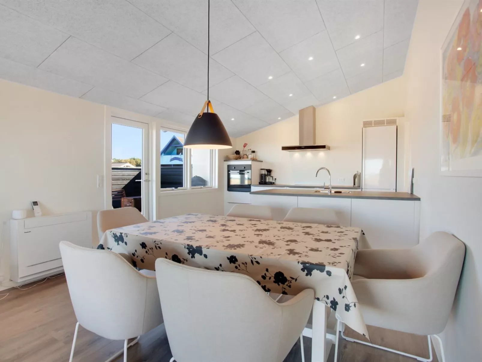 "Edy" - 75m from the sea