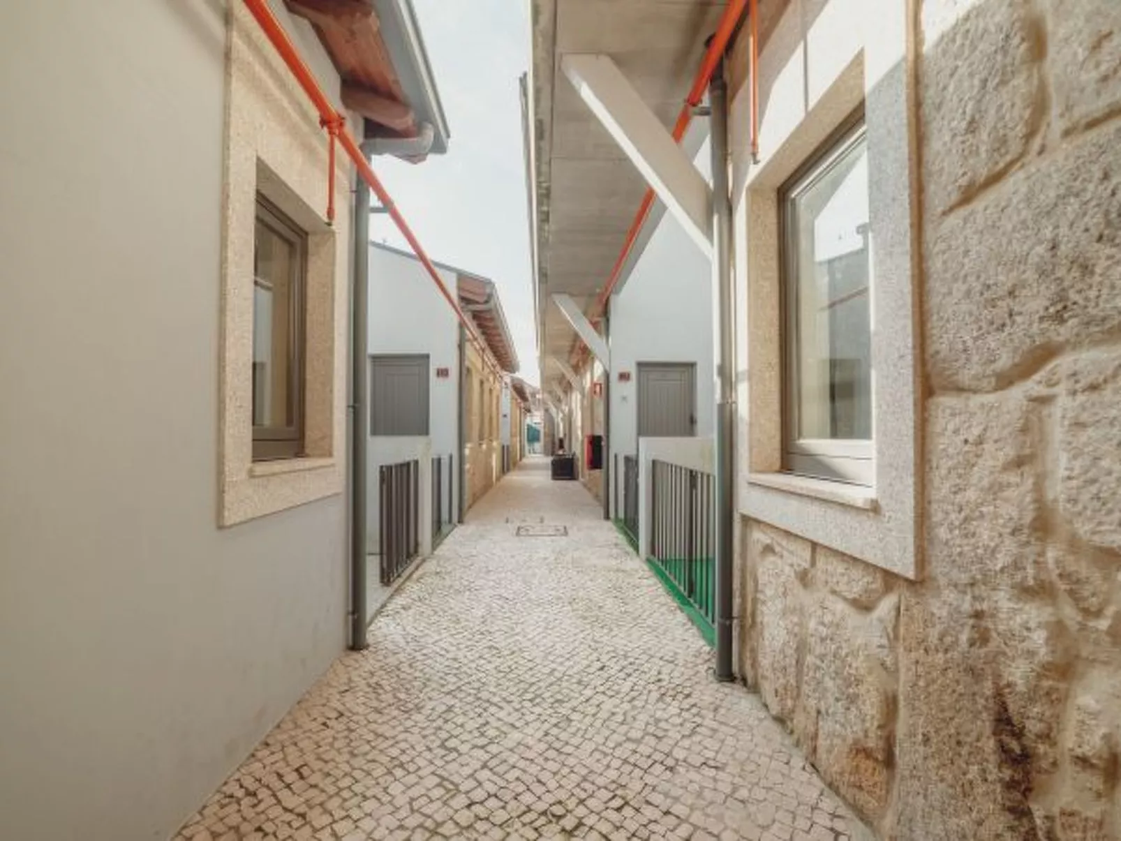 MEZZANINE STYLISH APARTMENT H by VACATIONY