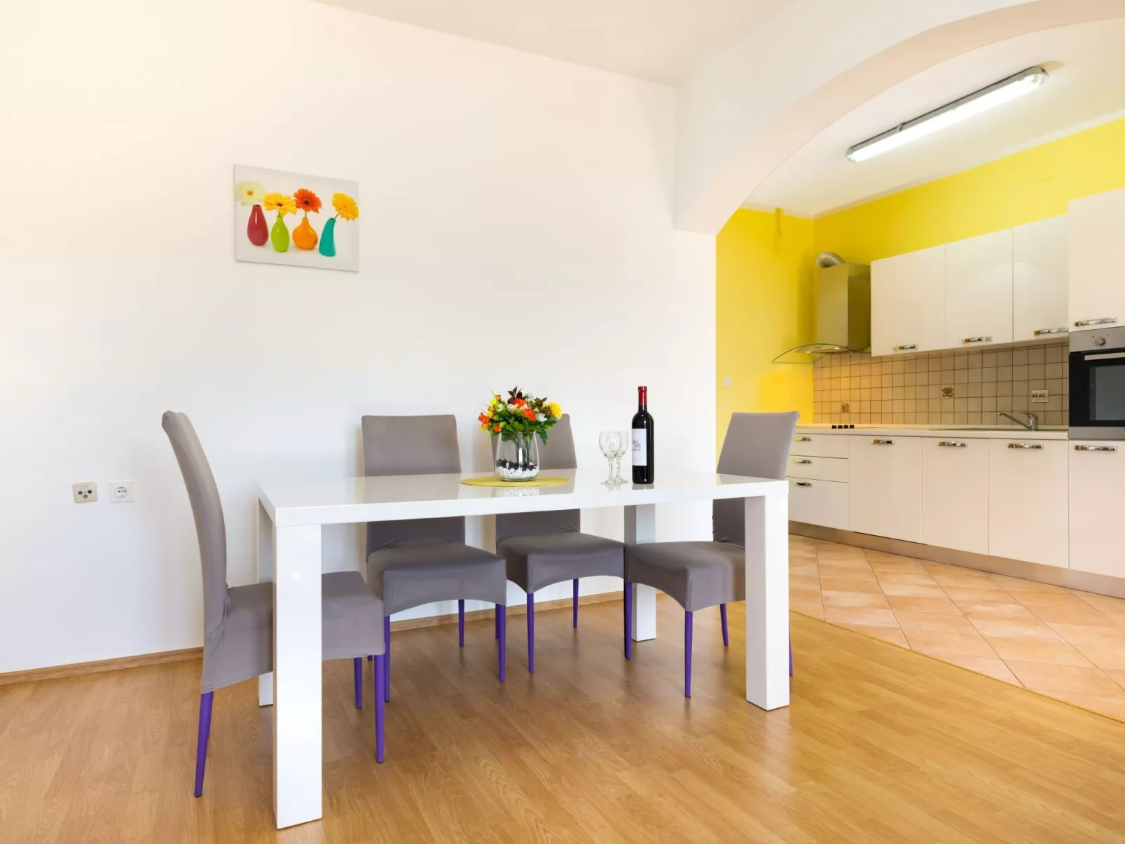 "Maya Z" mit Blick auf das Wasser