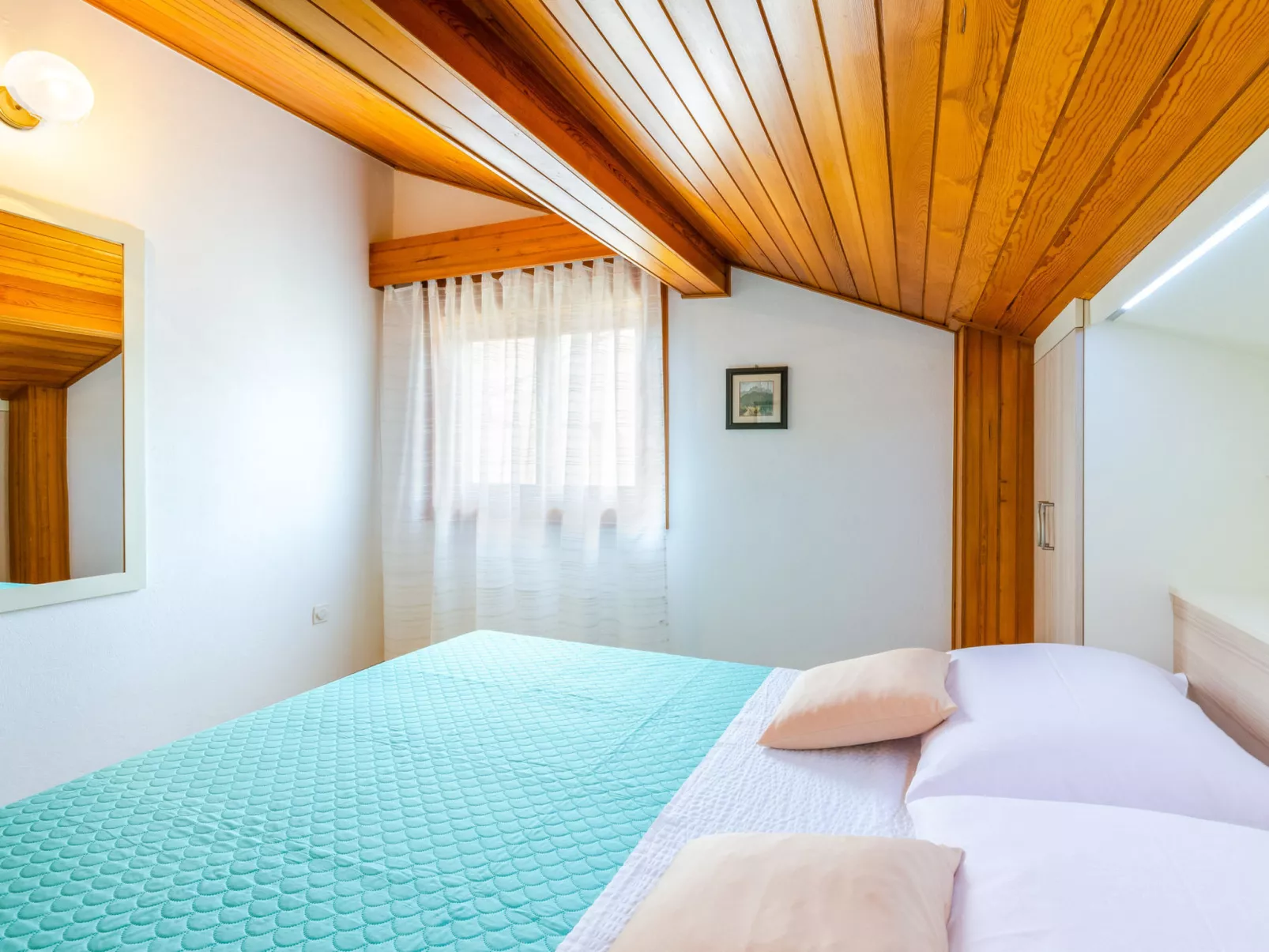 HORVAT 1 / HR-05593-01