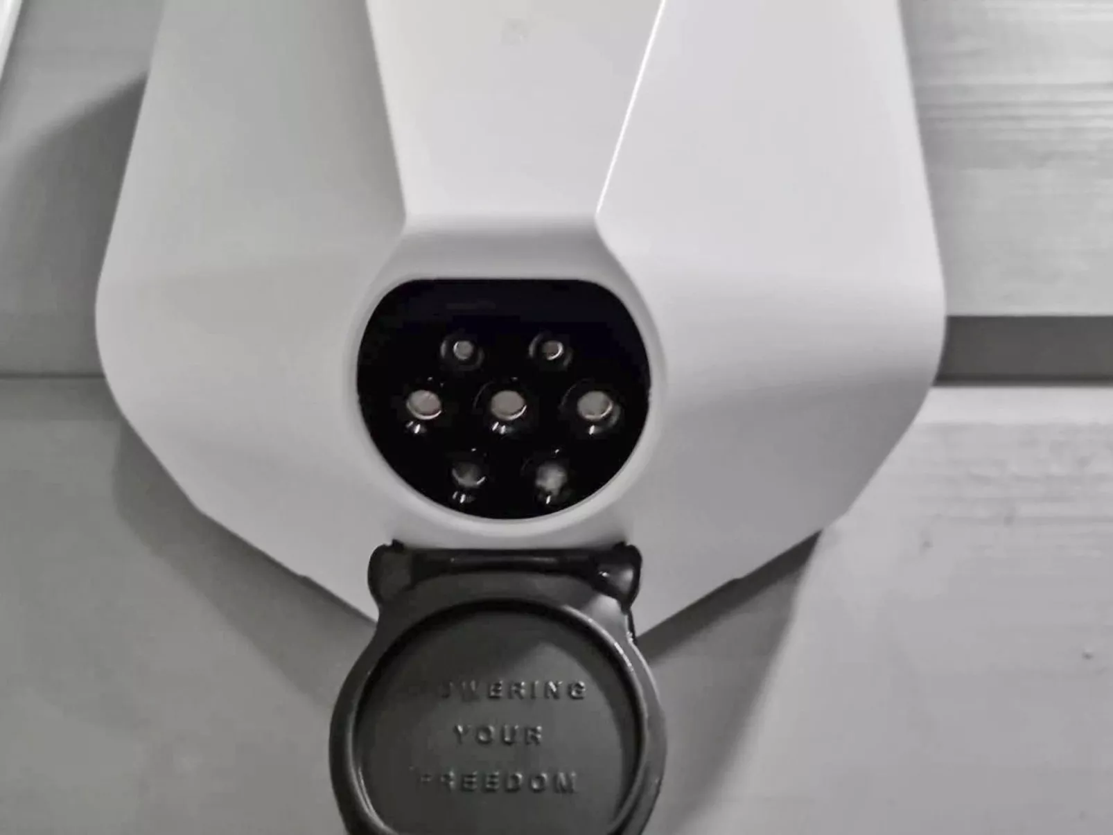 Saaruan aurinko - Binnen