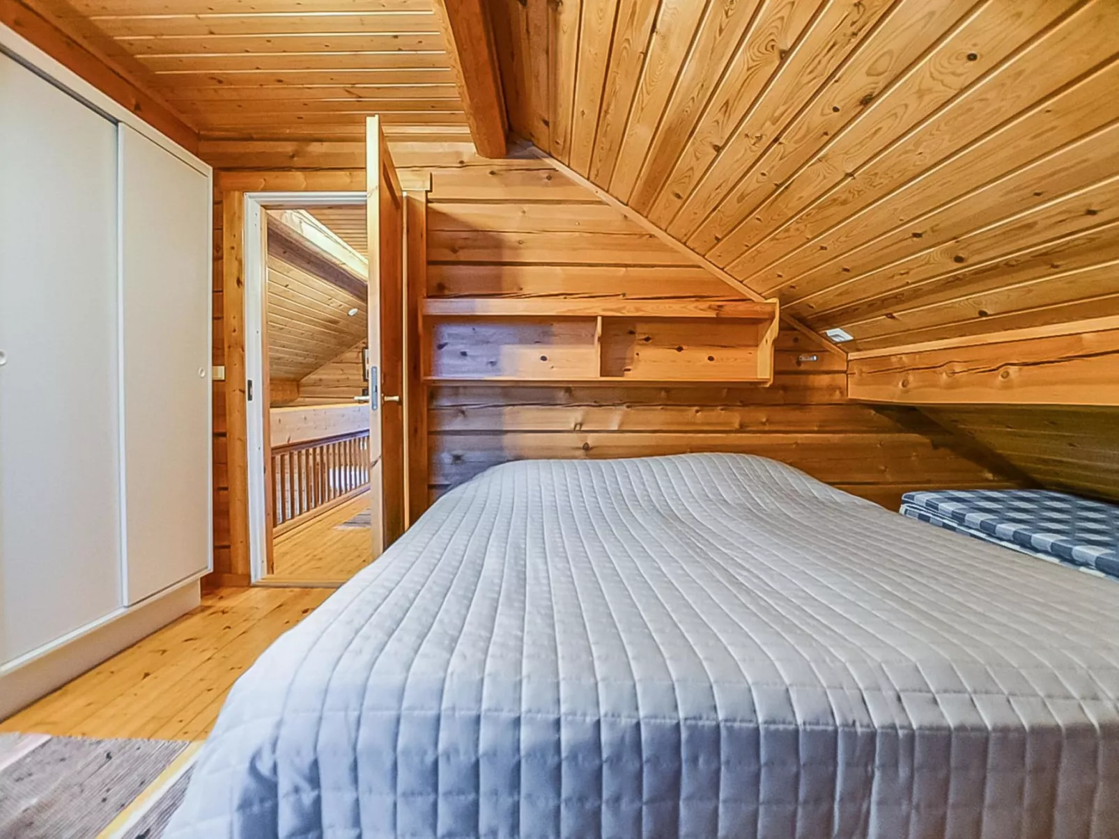 Laattaja mökki - Binnen