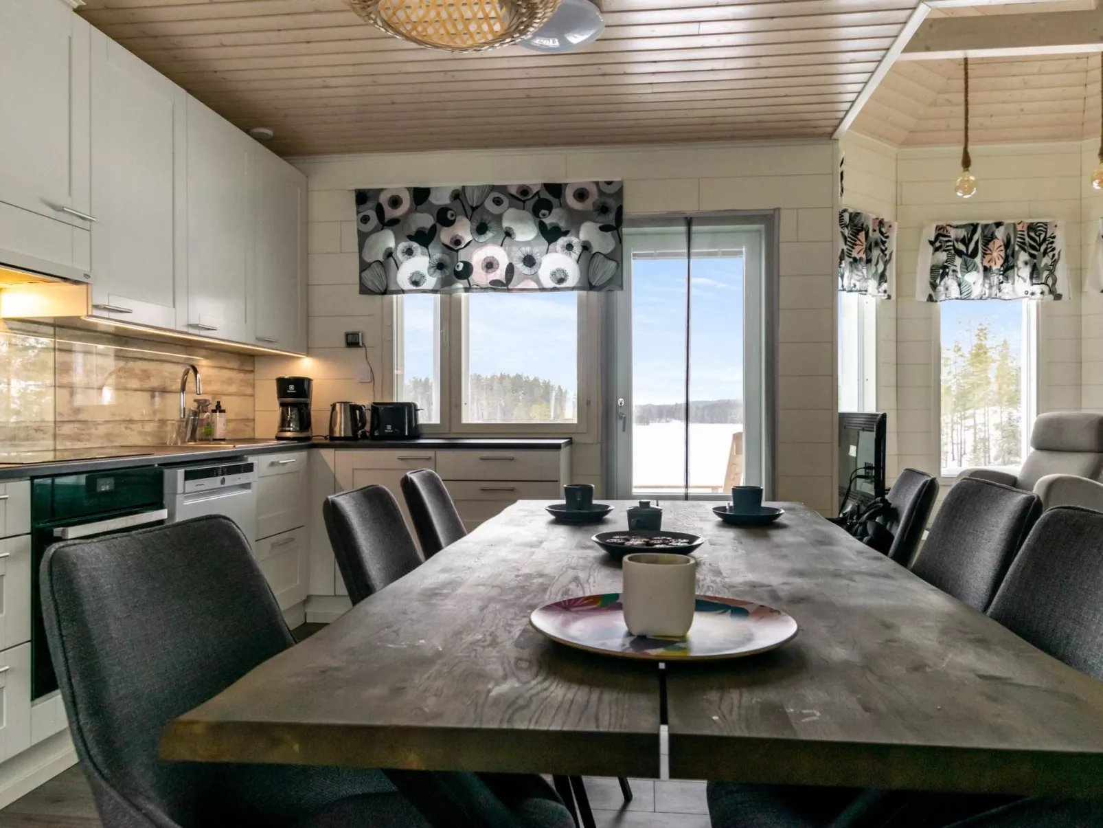 Pihlajaranta - Binnen