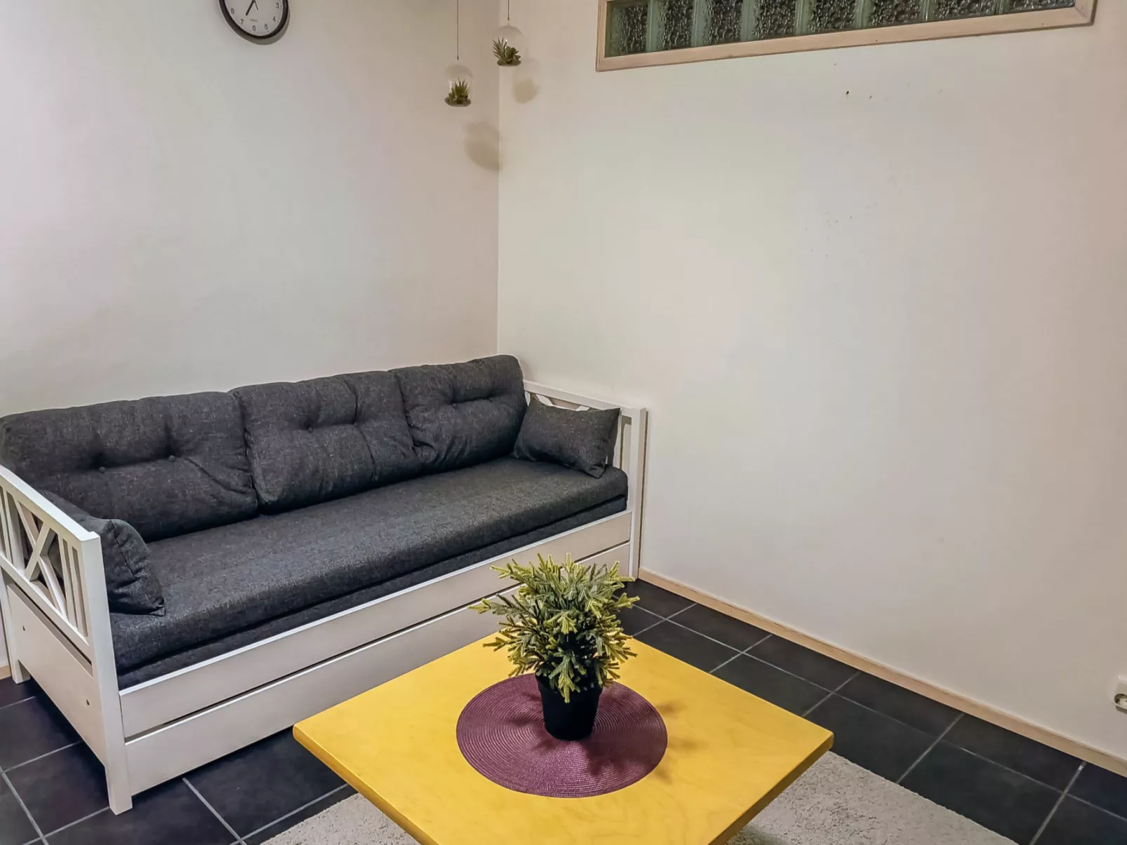 Pikku-pölly - Binnen