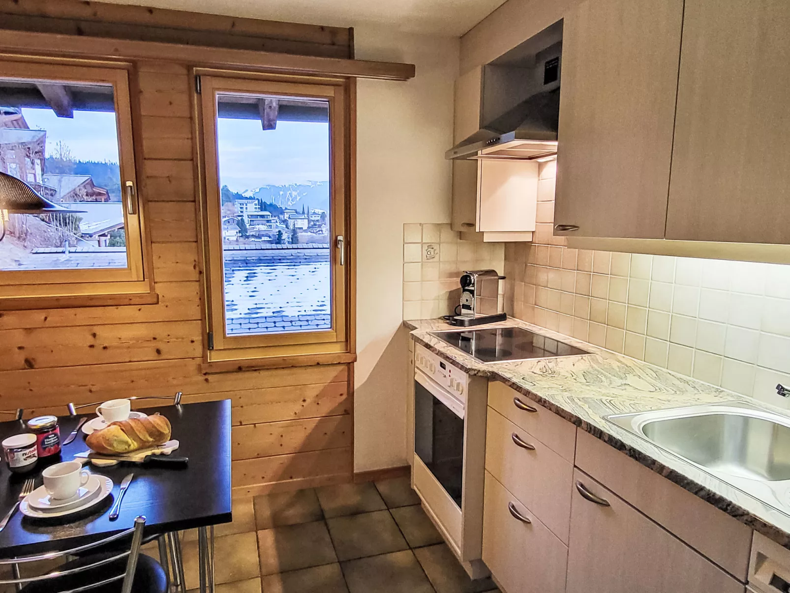 Chalet mit Bergsicht - Binnen