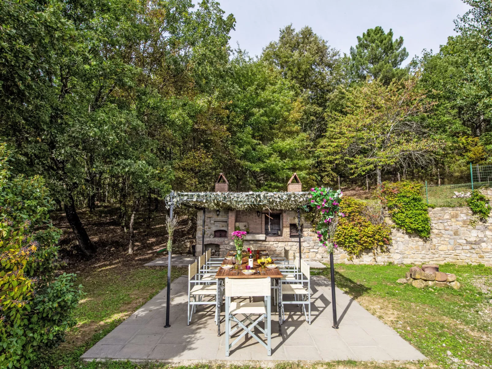 Villa Pruneto mit Pool in den Hügeln der Toskana - Buiten