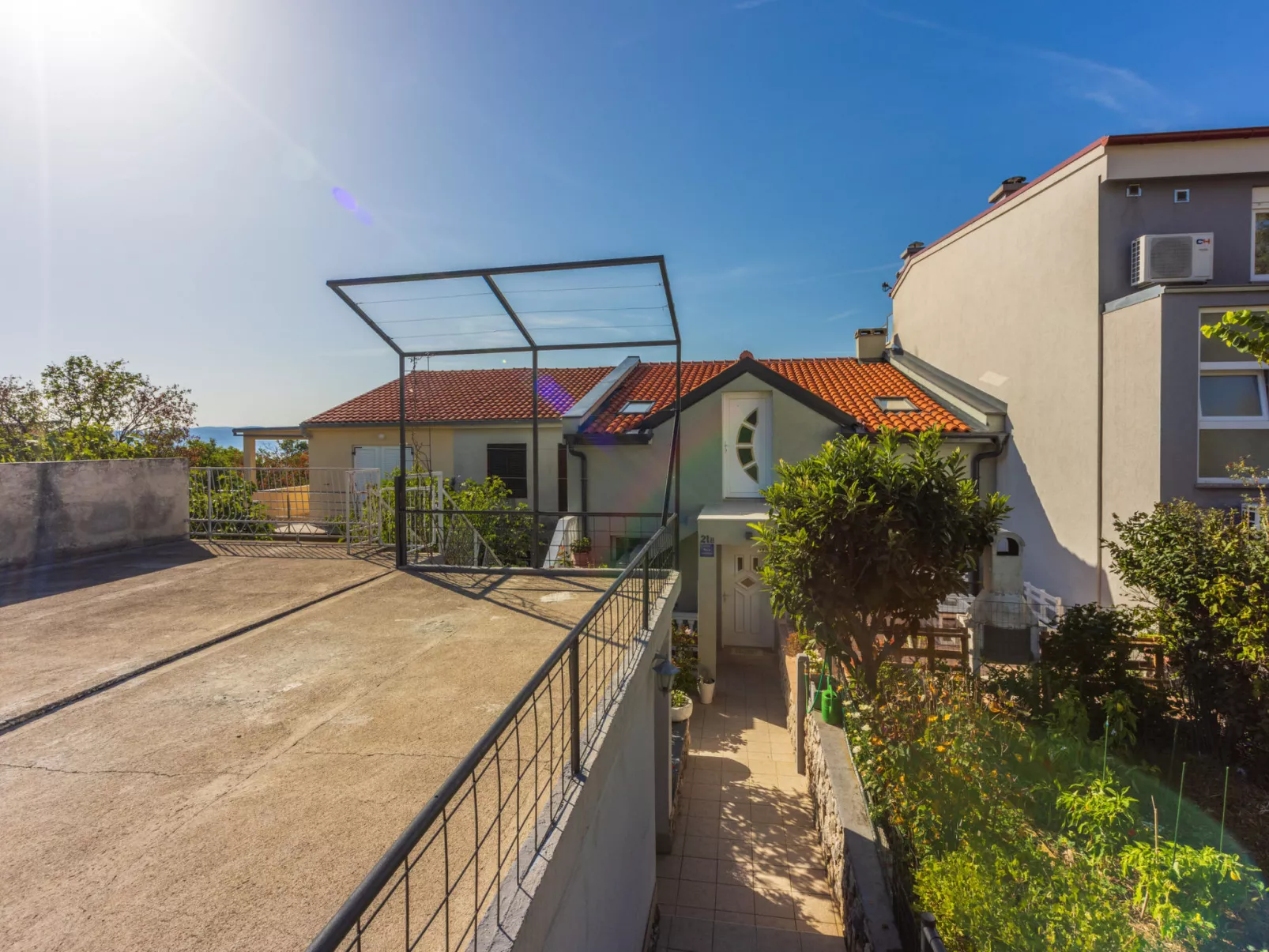 PCELICA MAJA / HR-09980-01