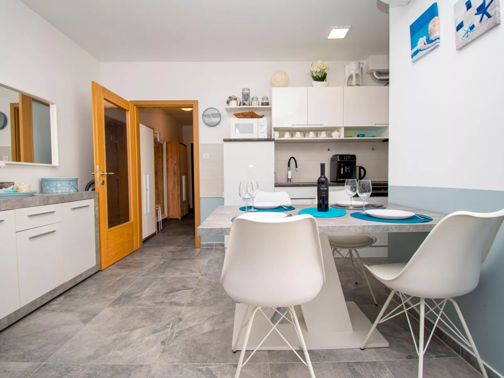 Apartment Near the Sea