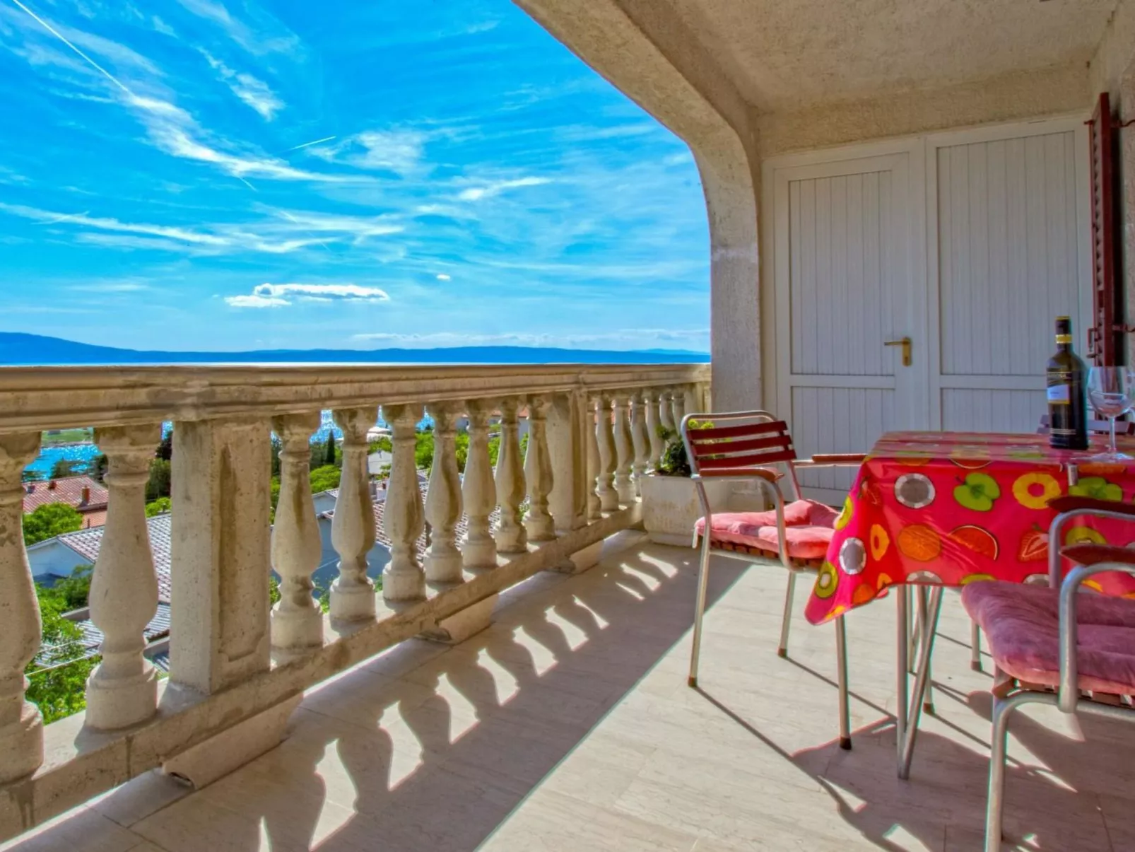 MILETIC mali 2+1 / HR-10011-01