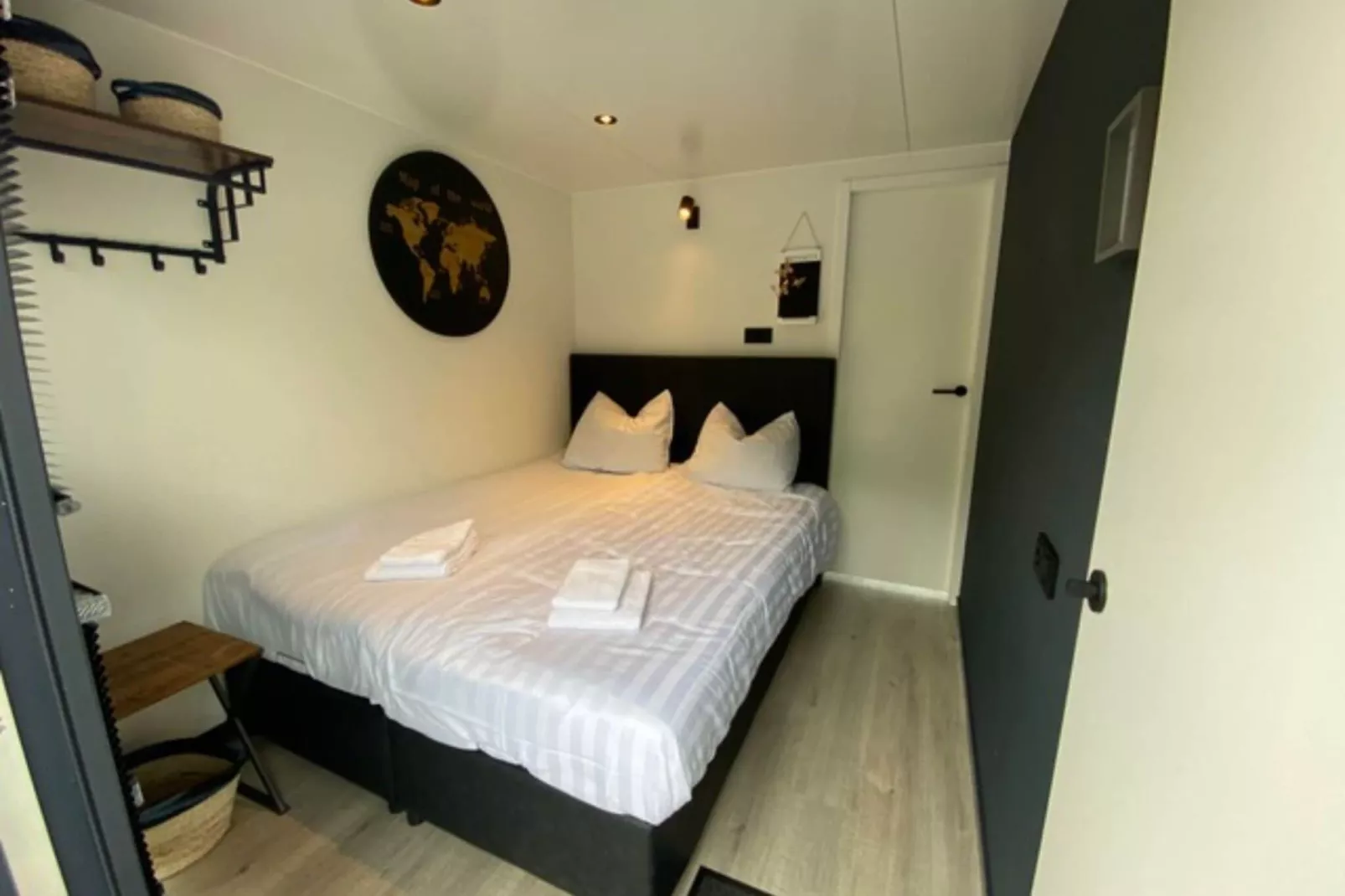 Houseboat Marina Mookerplas 2-Slaapkamer