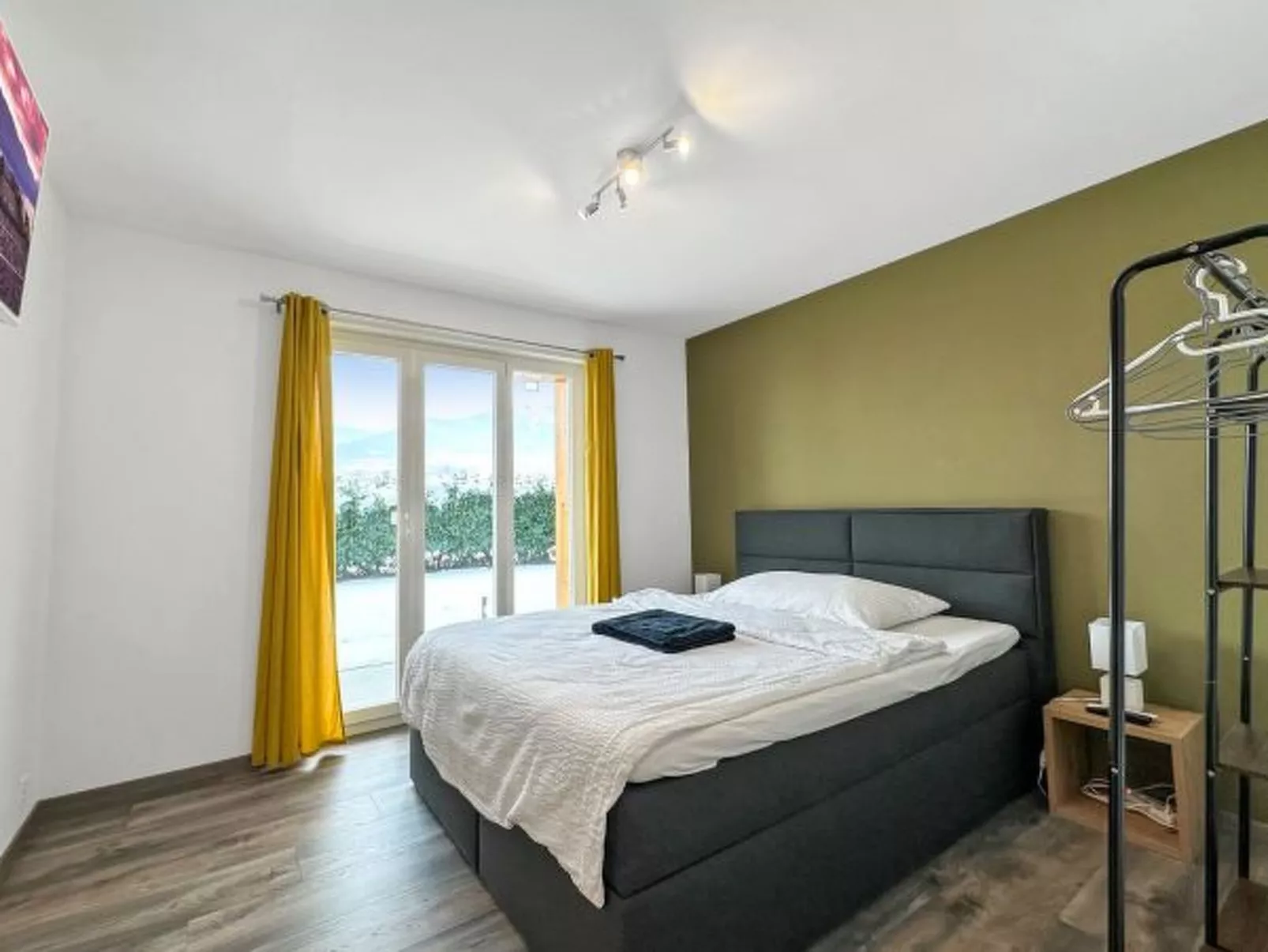 Why not à 5 mns de Sion