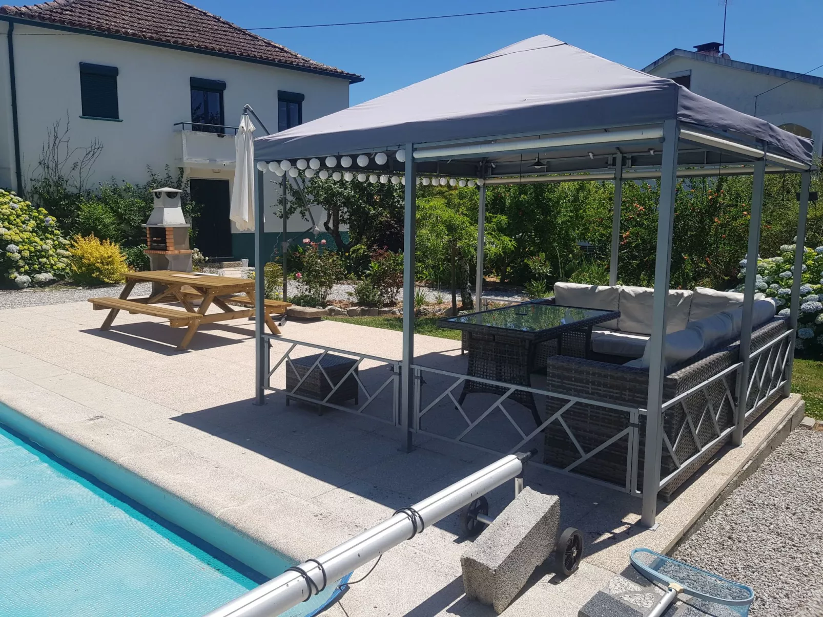 2-Zimmer-Wohnung beheizter Pool - Buiten