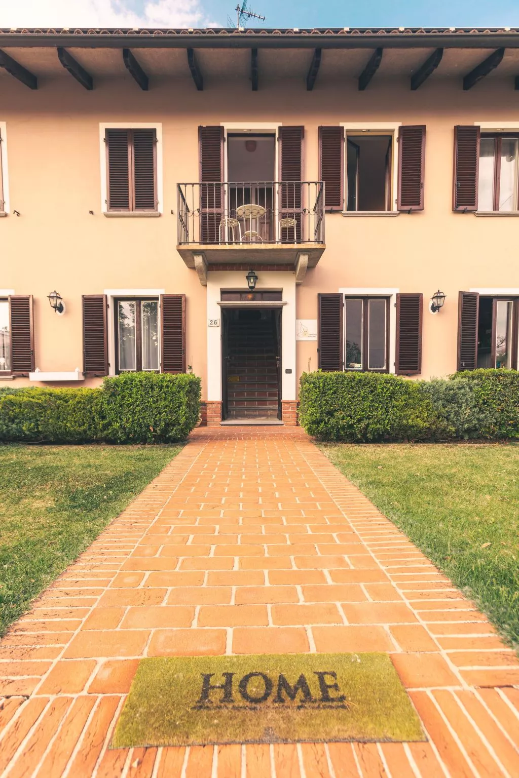 In Azzano D'asti mit Kleiner Terrasse