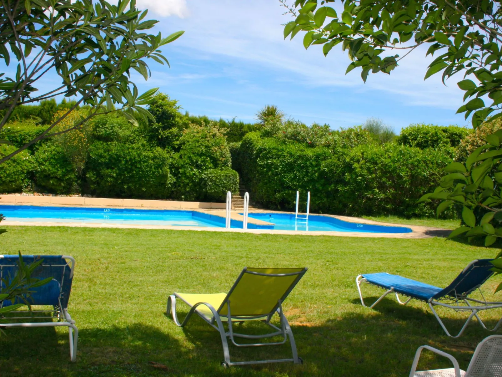 Landhaus, 8 Zimmer mit Bad, Schwimmbad, Tennis