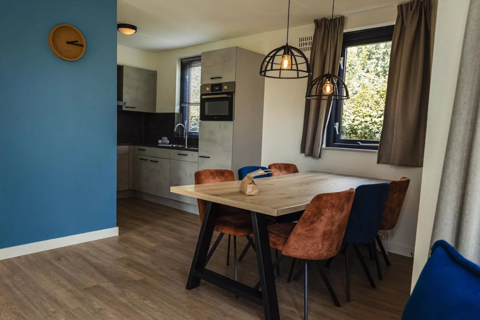 Vakantiepark 't Broeckhuys 8-Eetkamer