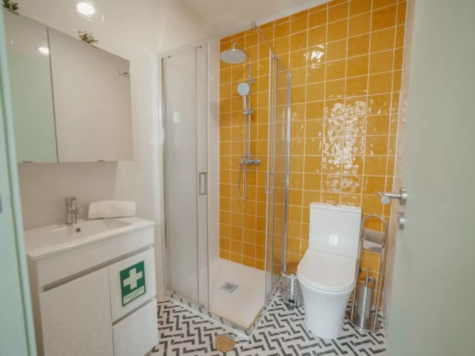 DOWNTOWN SUITE C by VACATIONY