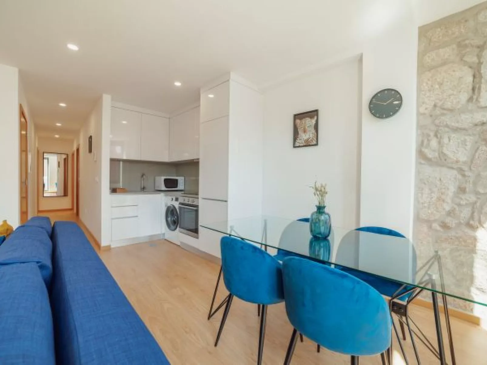 MODERN & STYLISH APARTMENT I by VACATIONY