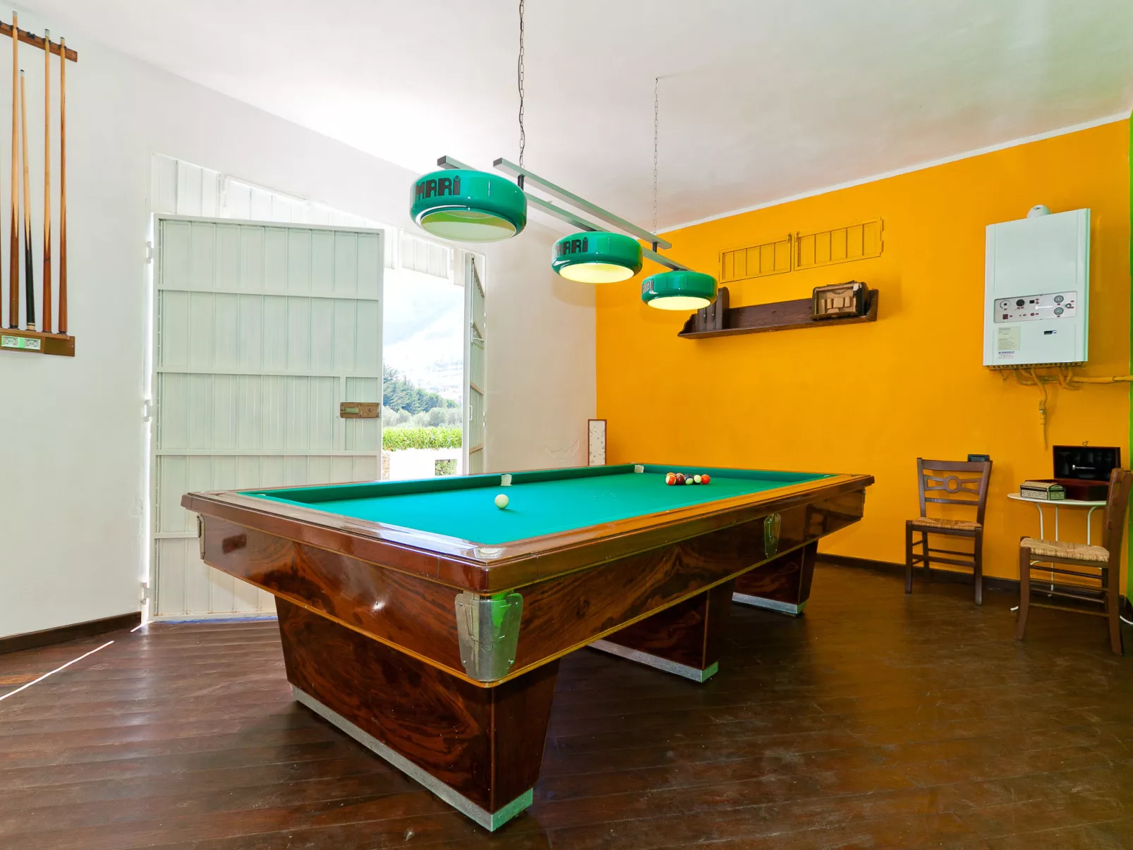 Tenute Aversa - Binnen