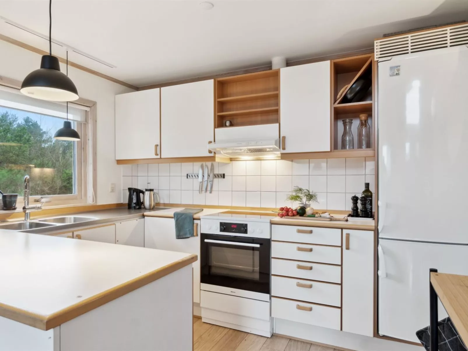 "Lavrens" - 300m from the sea - Binnen