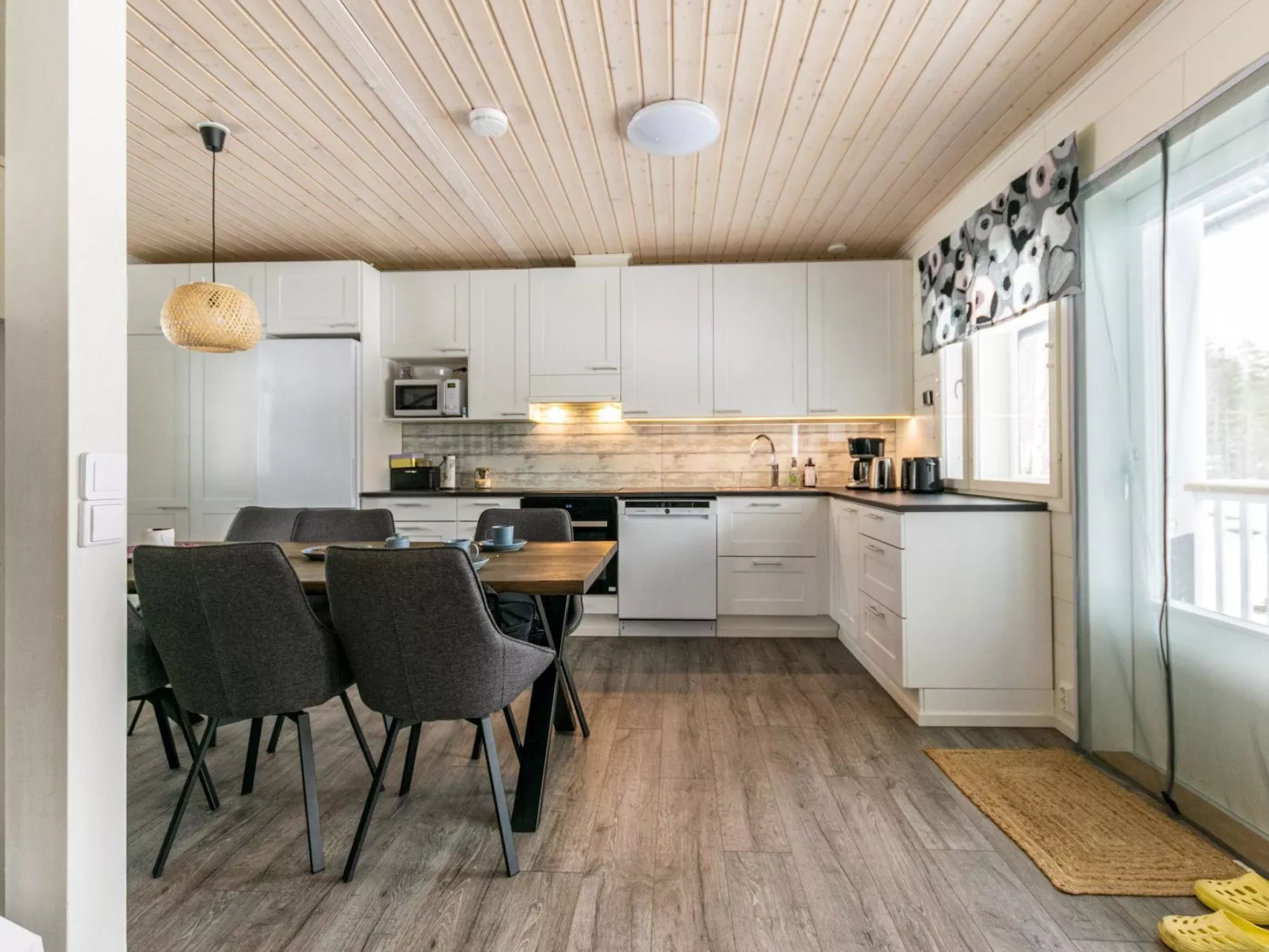 Pihlajaranta - Binnen