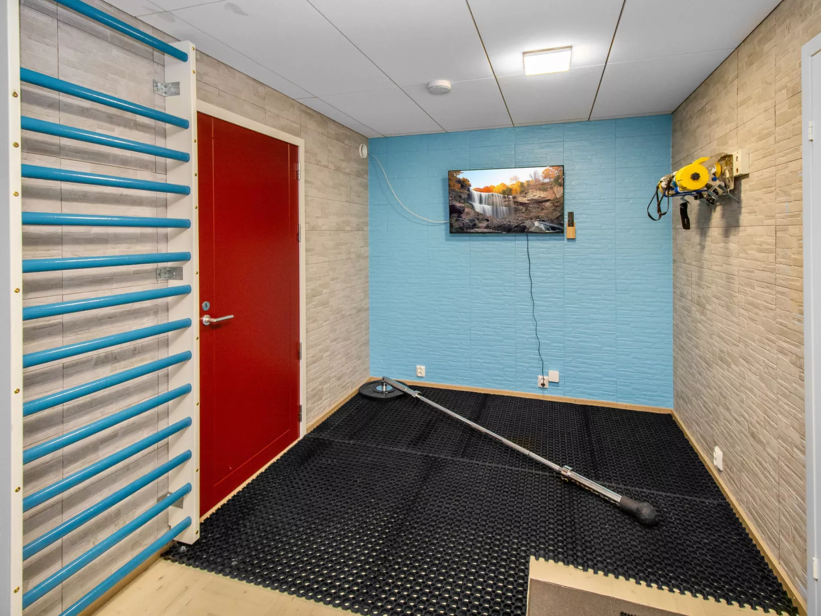 Tuiskukuru a - Binnen