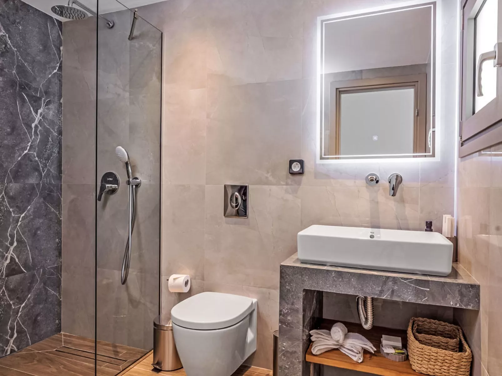 Ferienvilla "Arfna Villa B" mit privatem Pool - Binnen