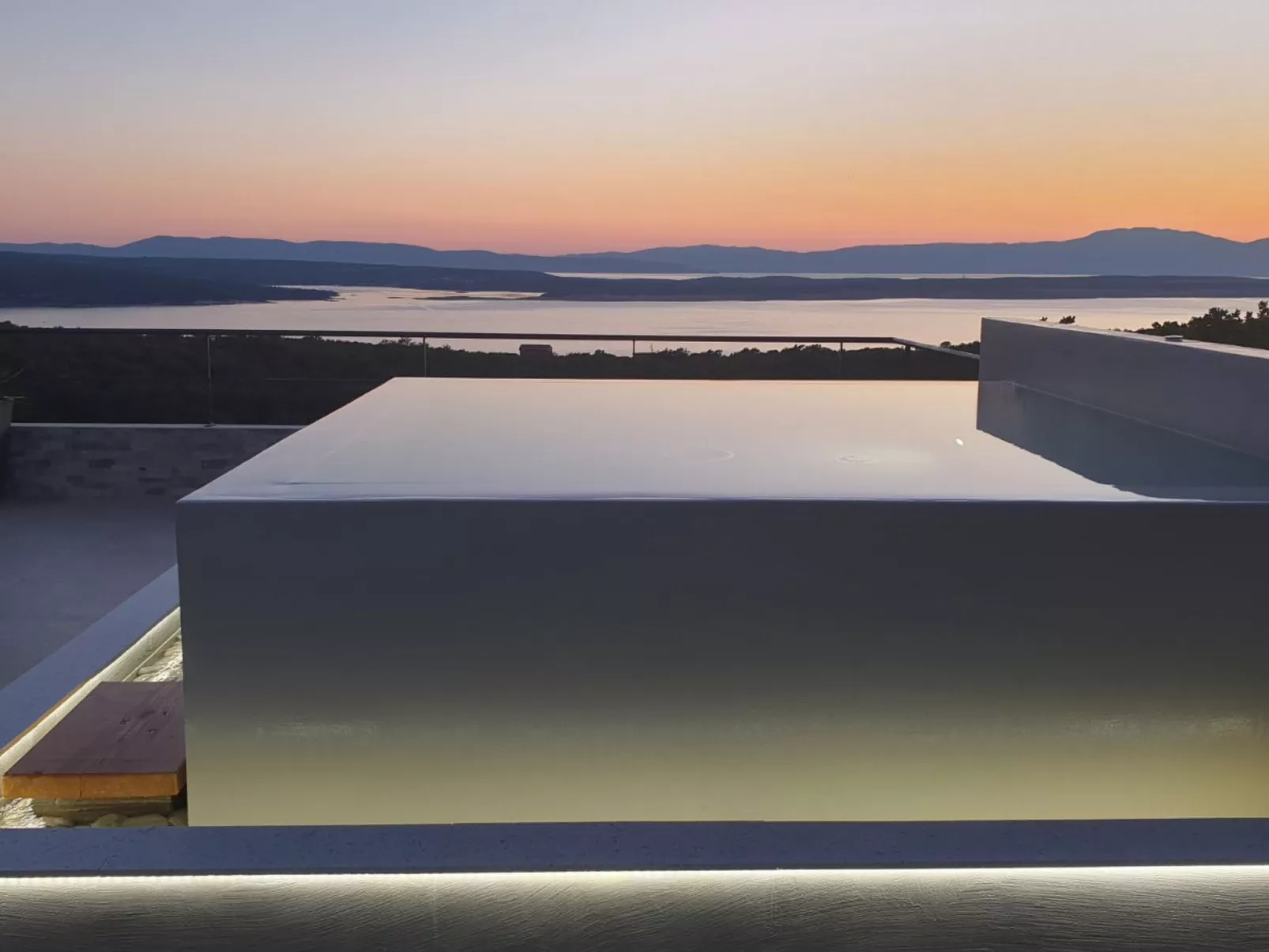 Linda kucica 1 / HR-10310-01 - Image-tags.info