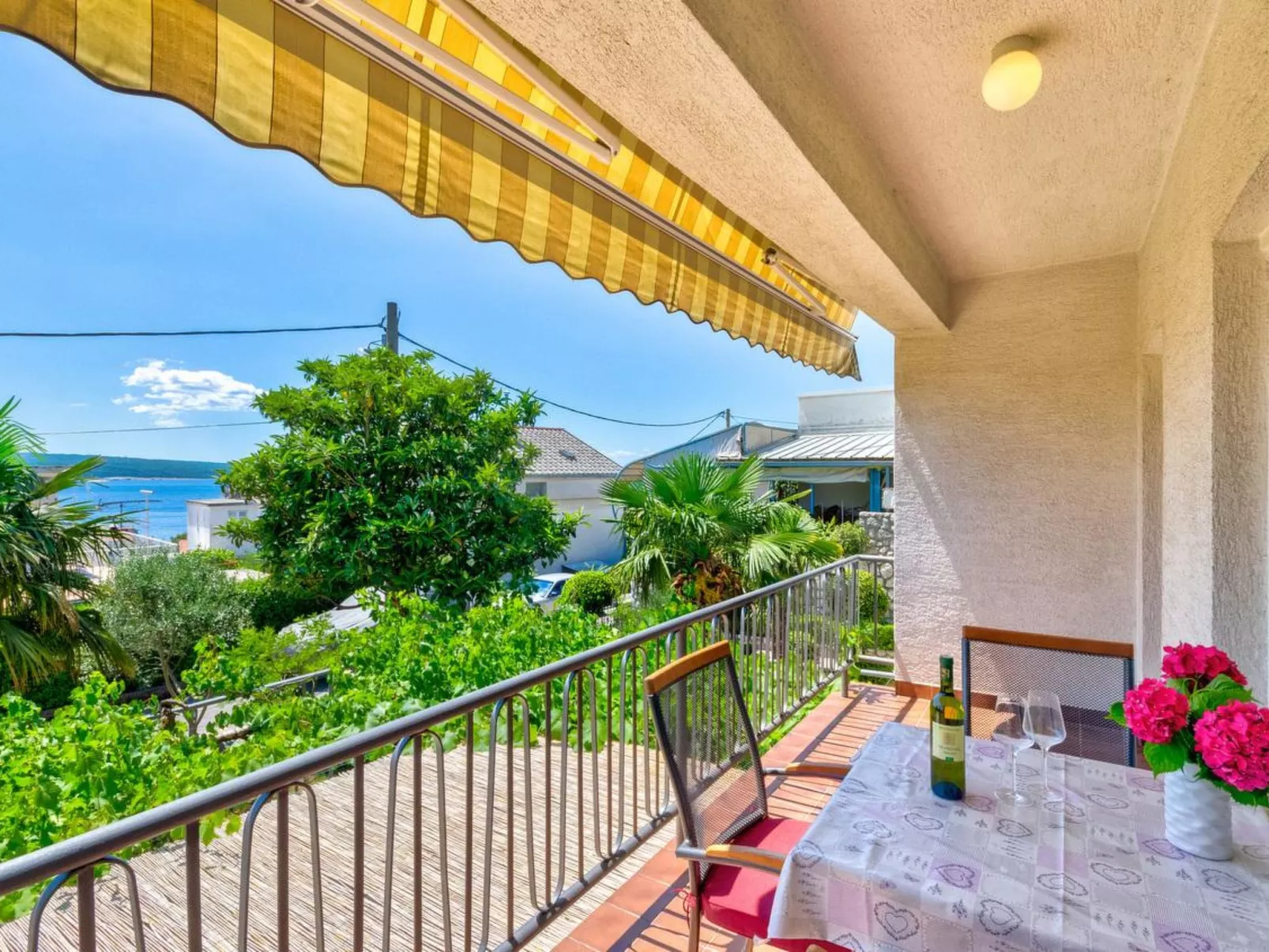 MLADEN 1 / HR-07977-01 - Image-tags.info