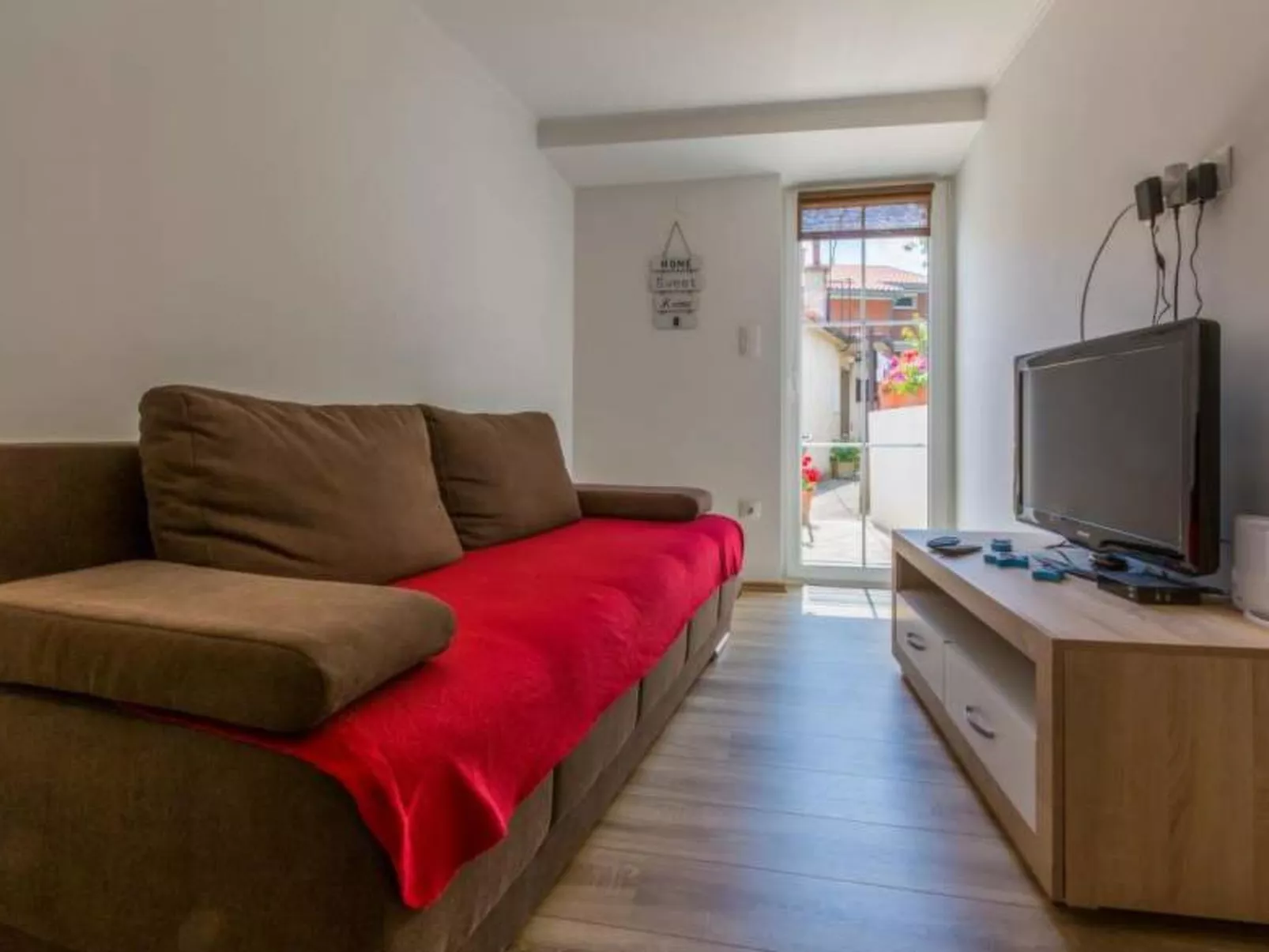 NONA / HR-09892-01 - Image-tags.info