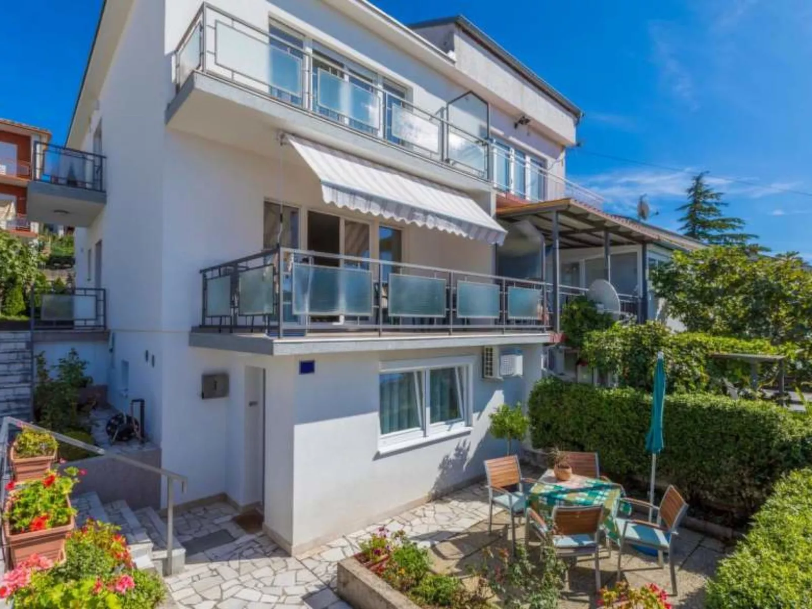 ZITA / HR-10378-01 - Image-tags.info