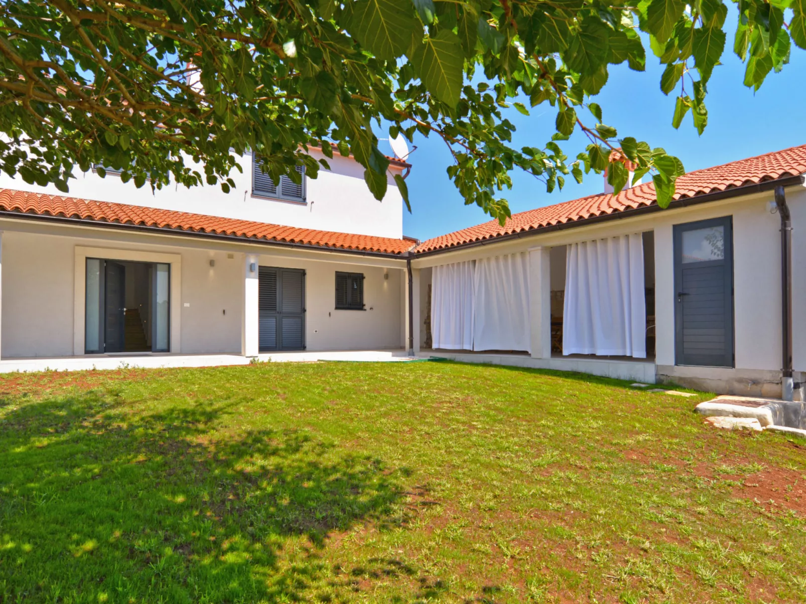 House 1749 - Image-tags.info