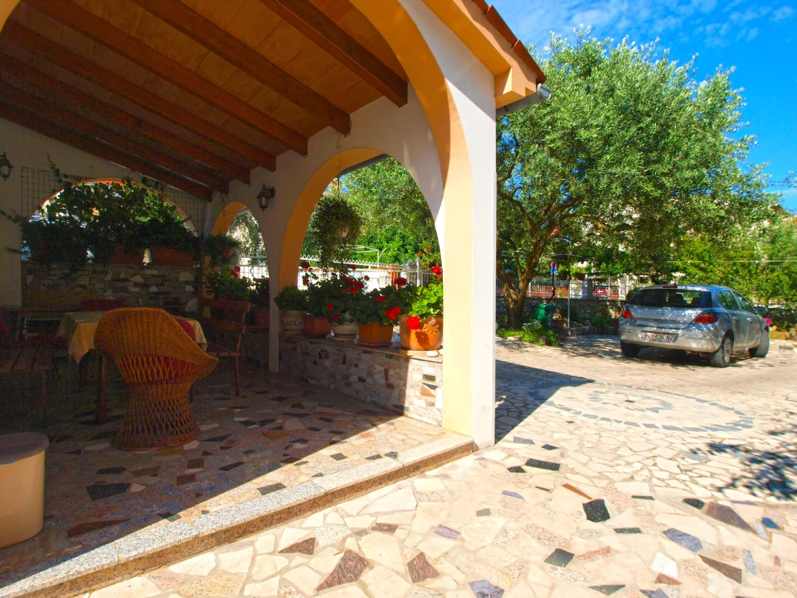 Apartment 613 - Image-tags.info