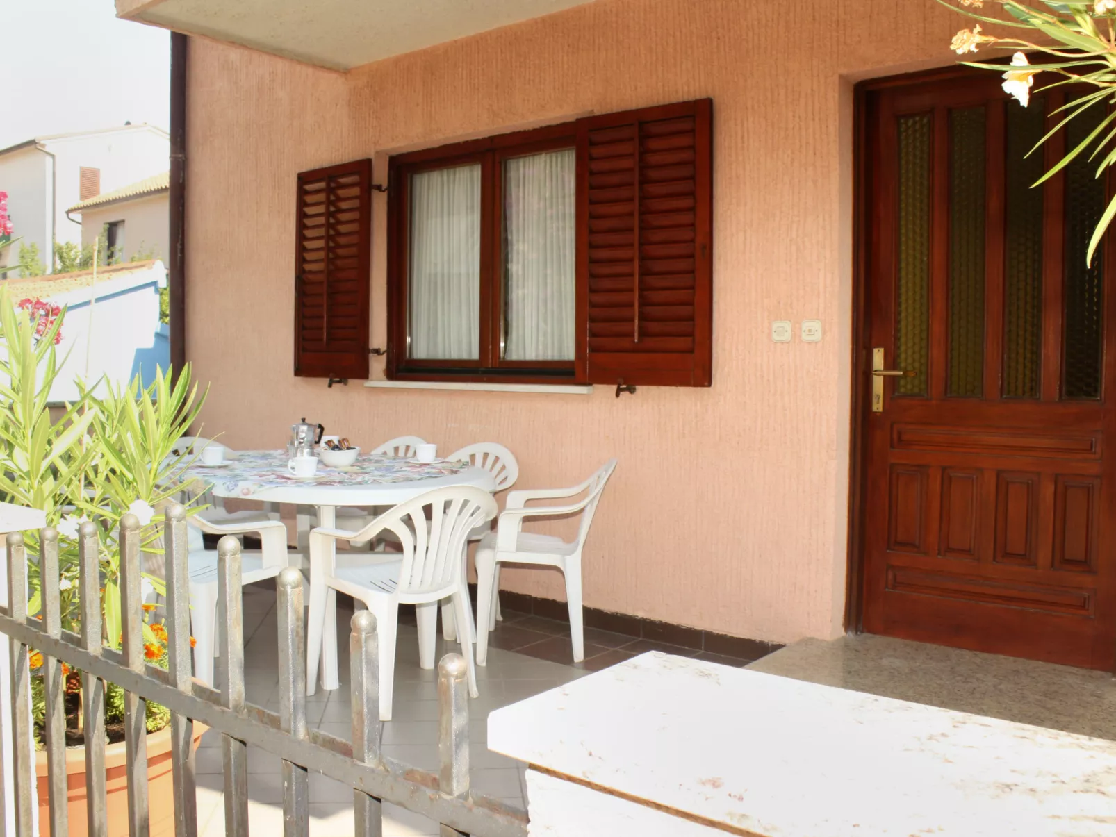 House 1058 - Image-tags.info