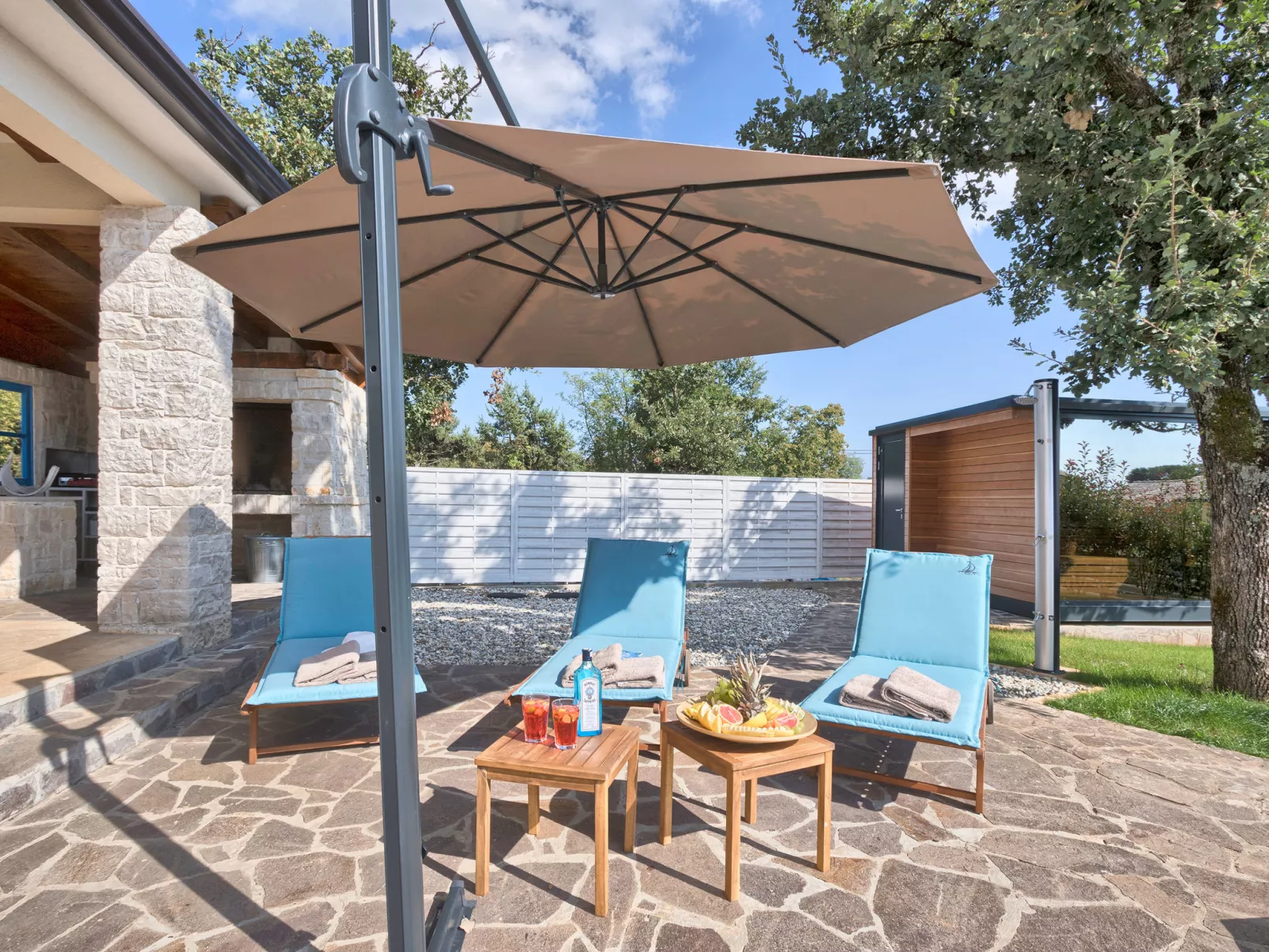 Villa 1521 - Image-tags.info