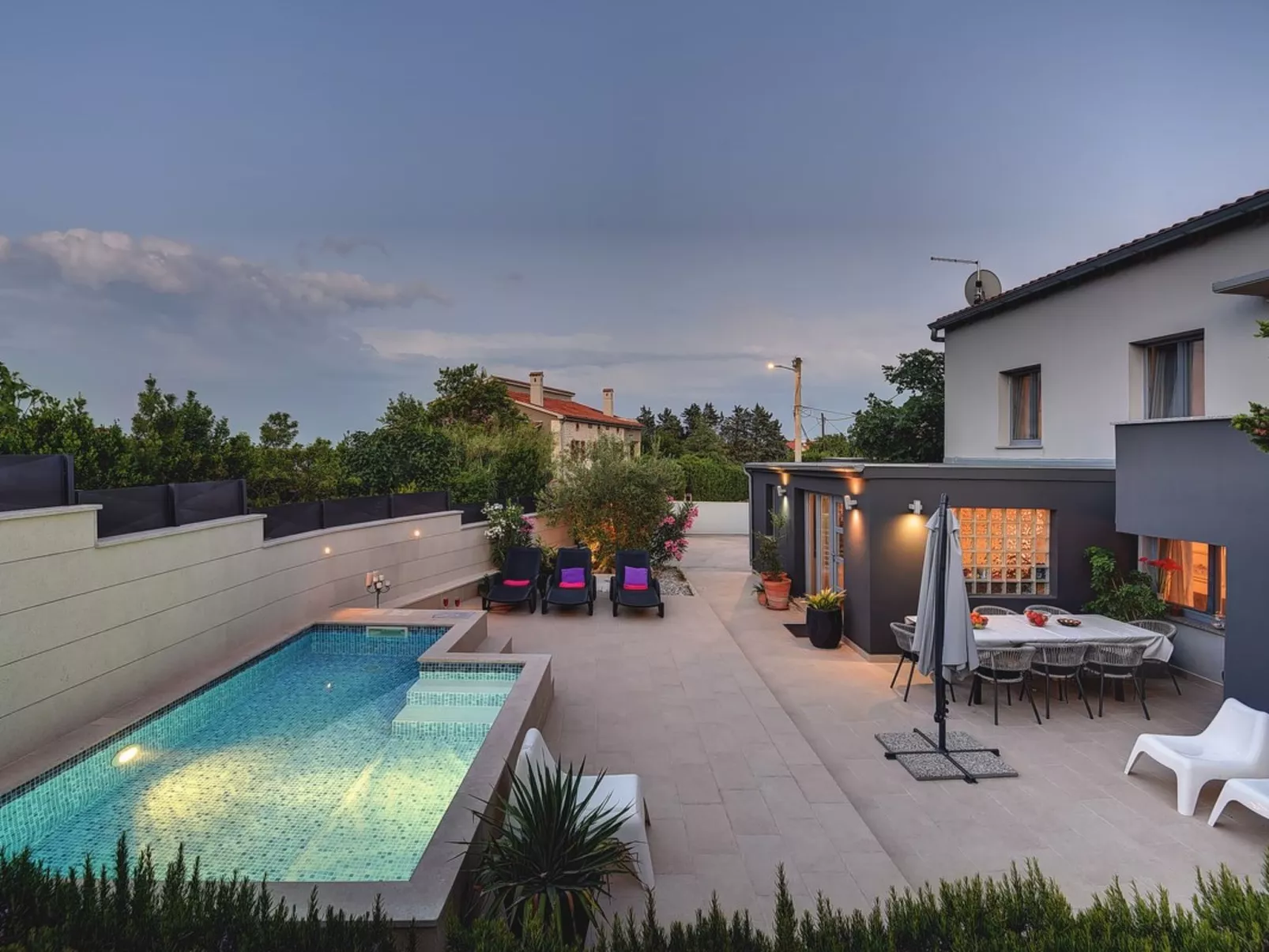 Zoya - Image-tags.info