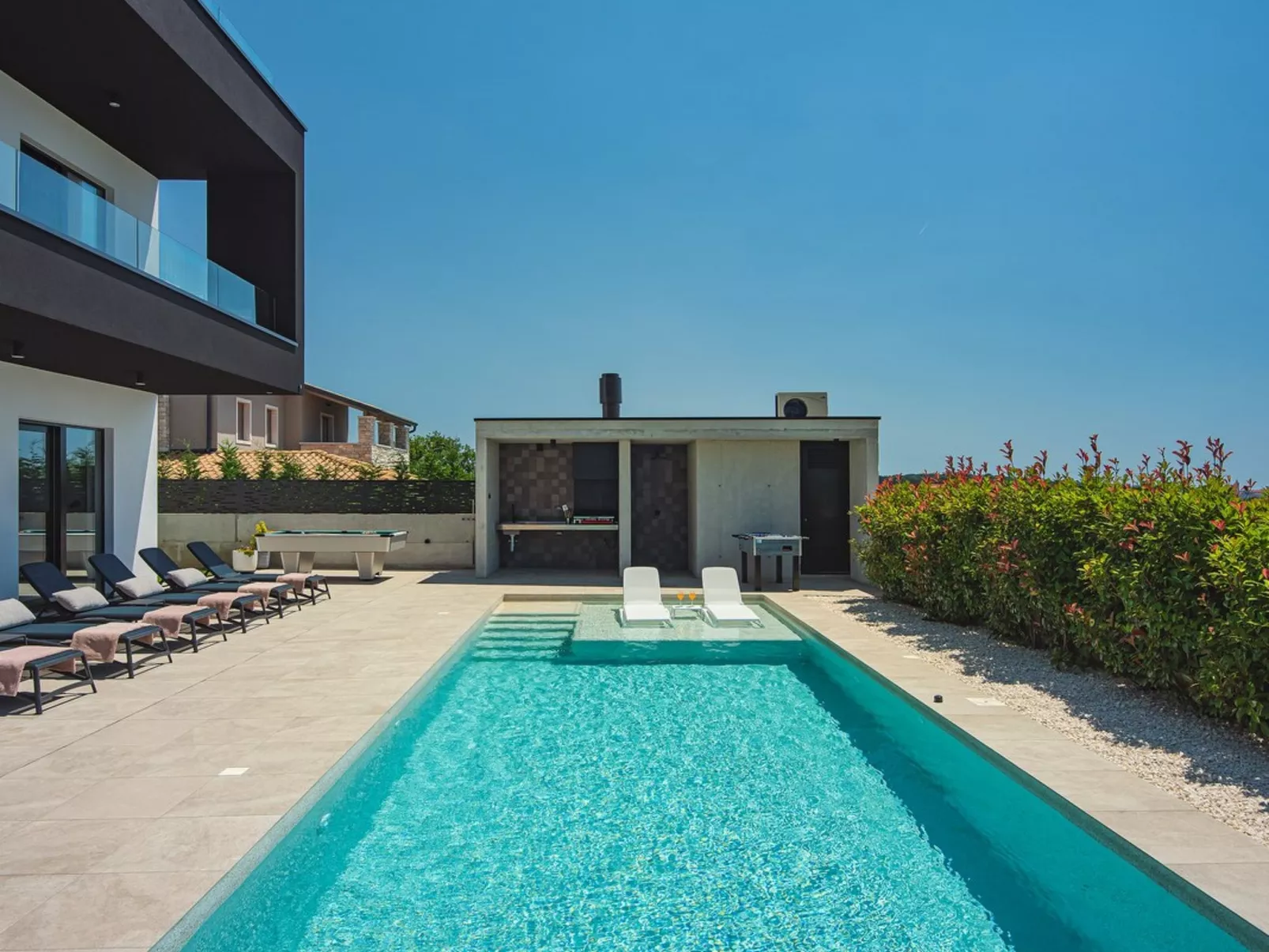 Villa Aquarius - Image-tags.info