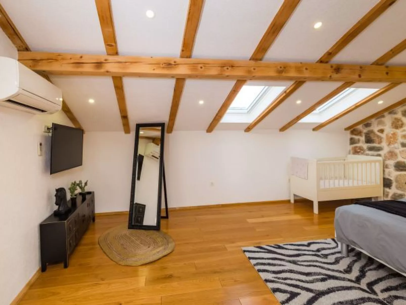 Villa Miandri with heated pool - Image-tags.info