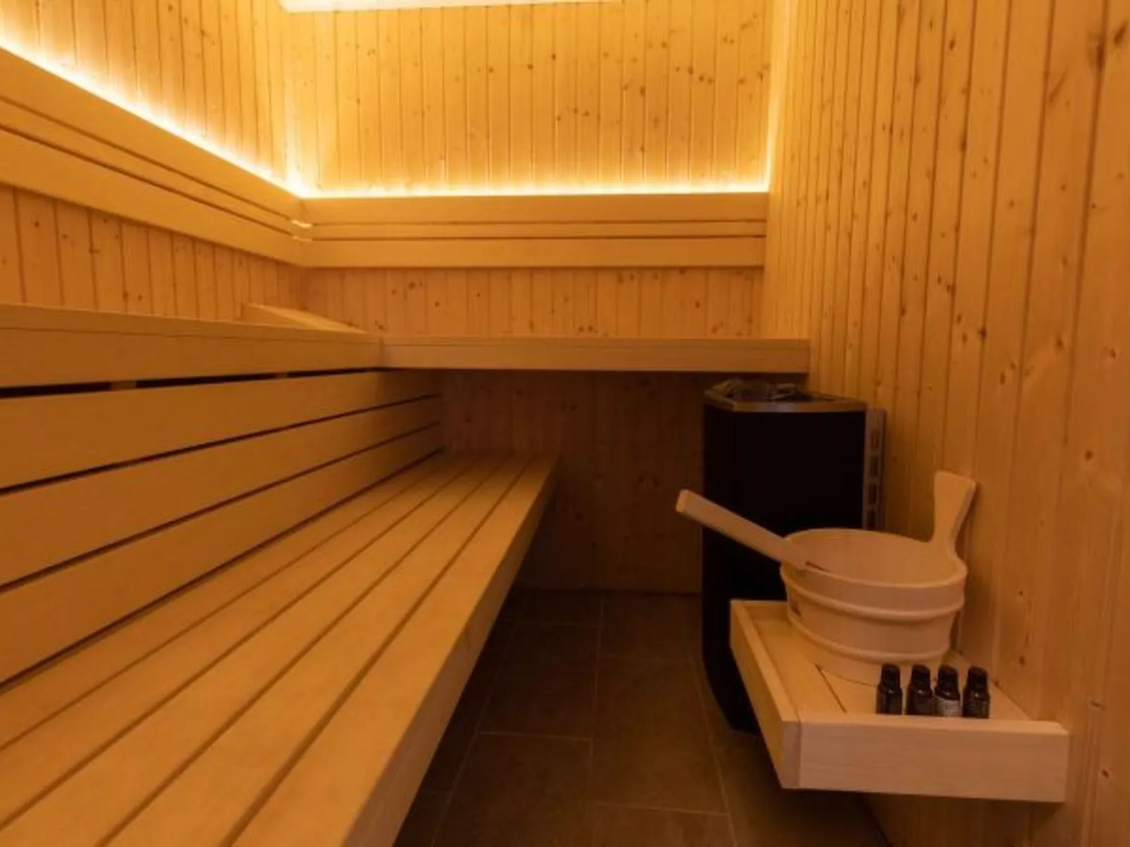 Great Villa Field Hills with sauna and jacuzzi - Image-tags.info