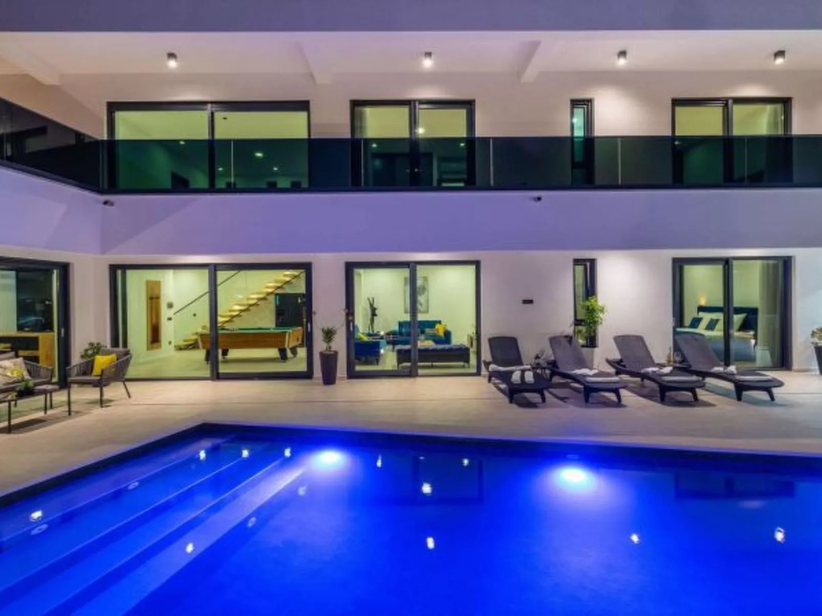 Villa Royal Hill with pool - Image-tags.info