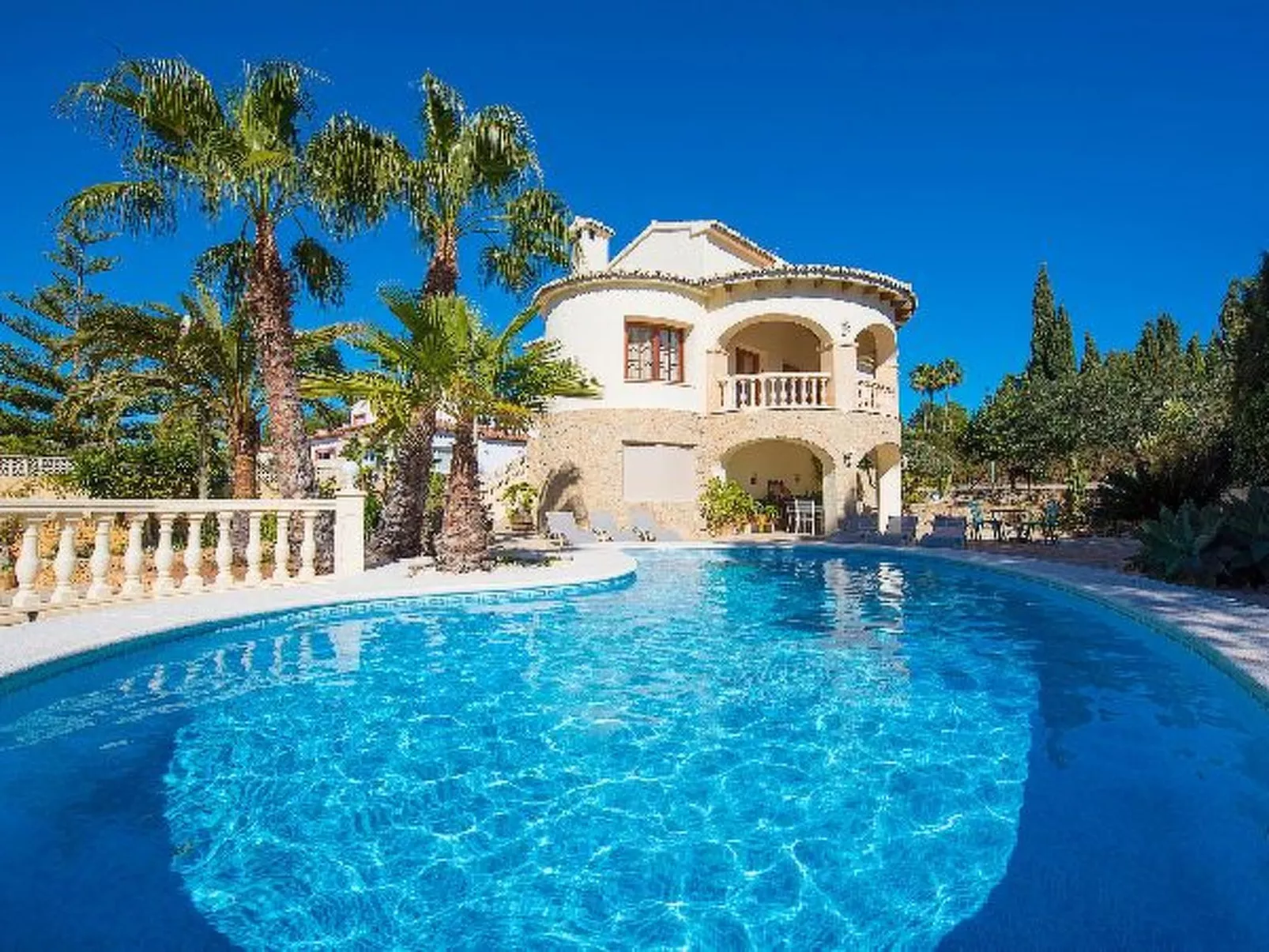 Villa Devis - PlusHolidays - Image-tags.info